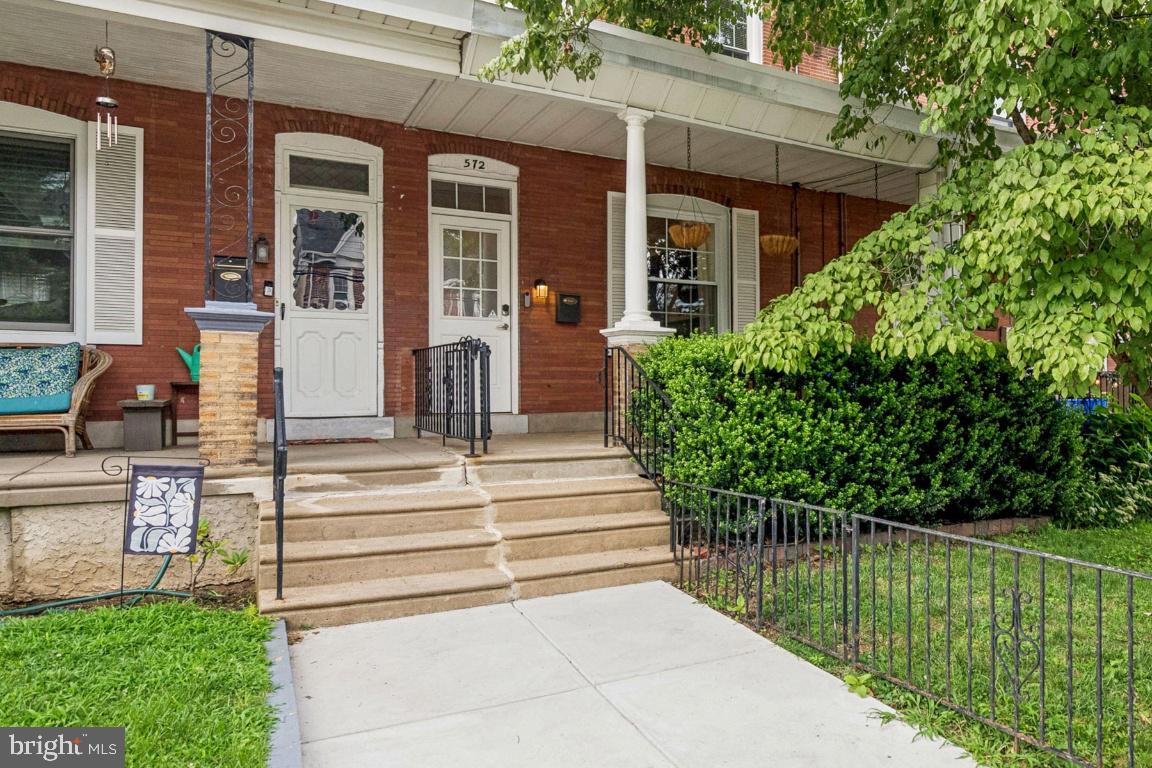 572 HERMITAGE STREET