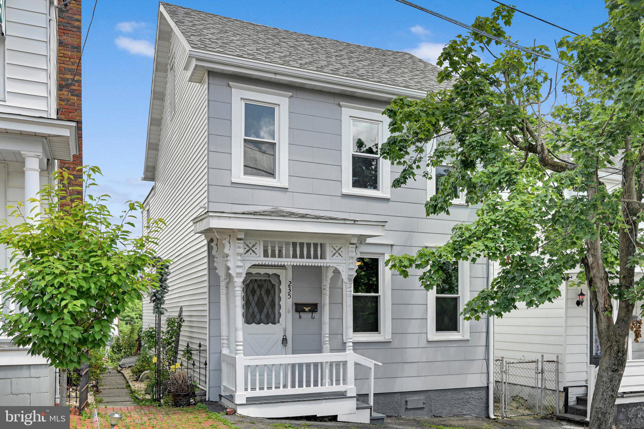 235 N LEHIGH STREET