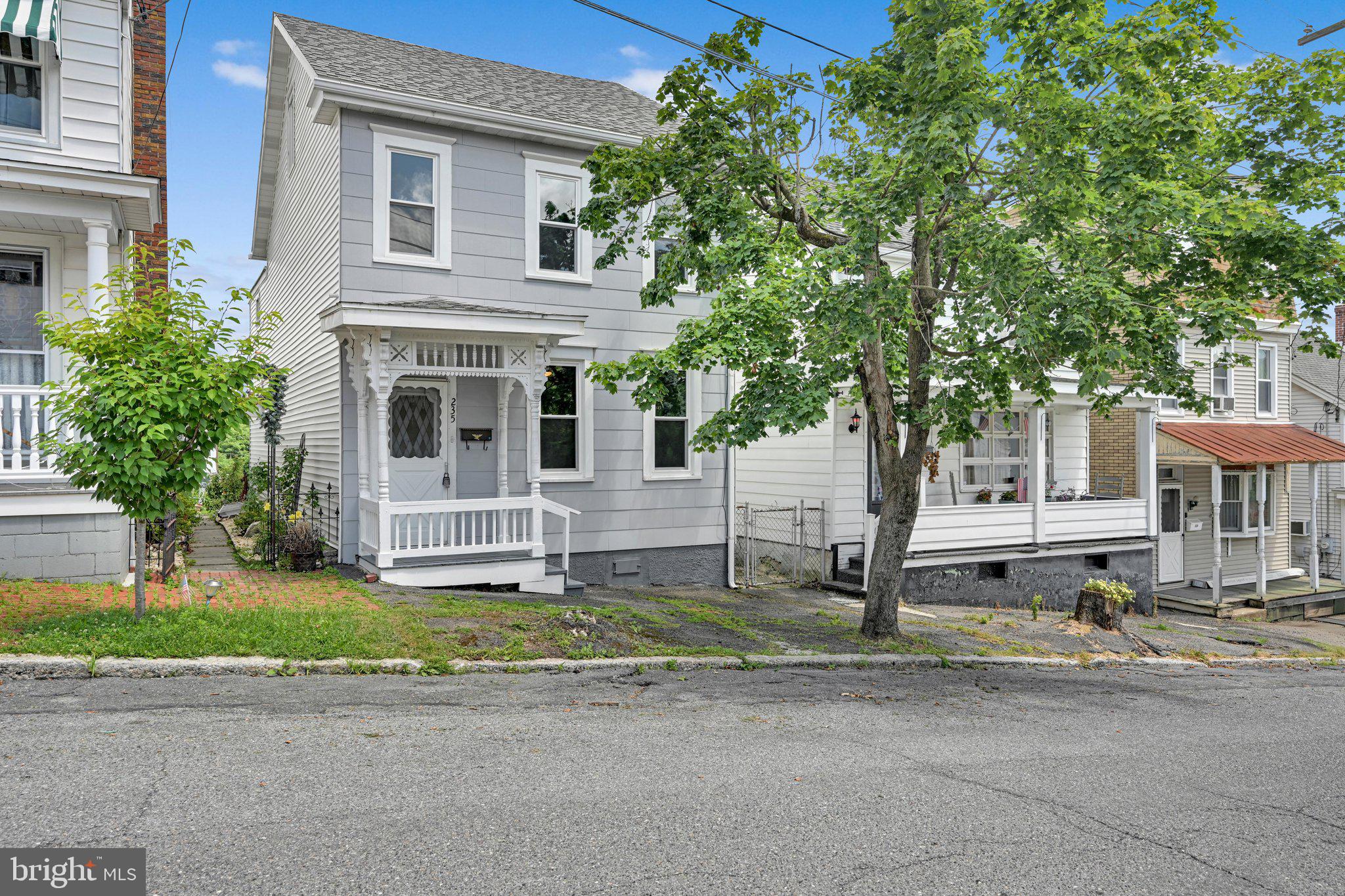 235 N LEHIGH STREET