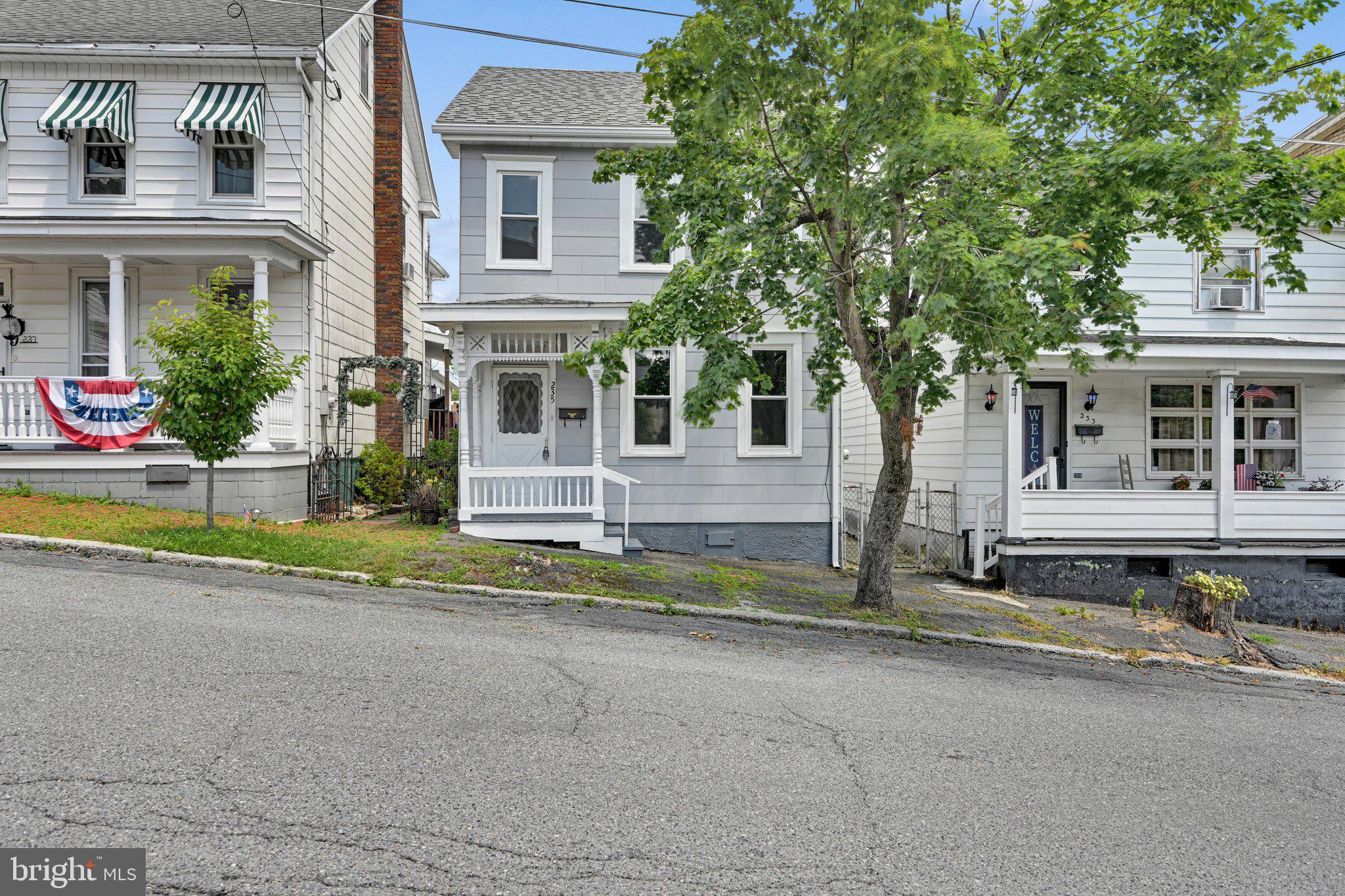 235 N LEHIGH STREET