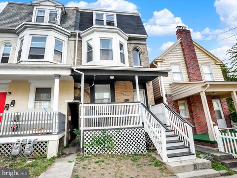 Photo of 608 S Pershing Avenue, YORK, PA 17401 (MLS # PAYK2089738)