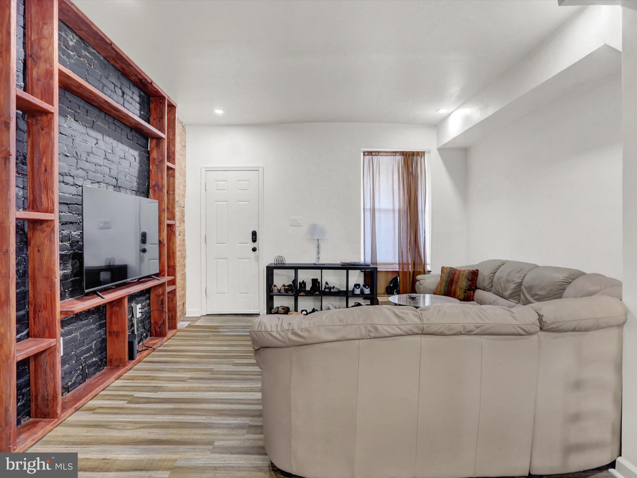 608 S PERSHING AVENUE