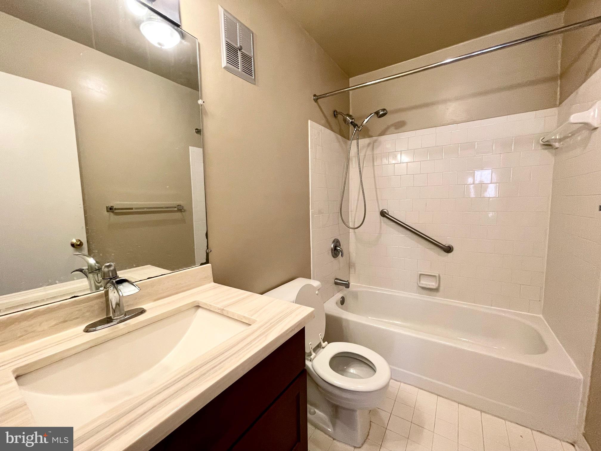 MOUNT WASHINGTON - Residential