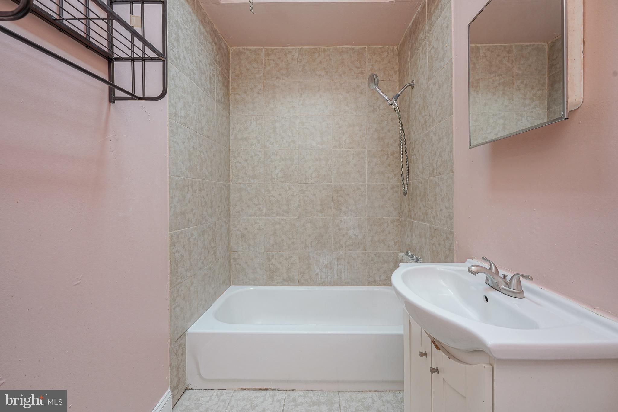 PHILADELPHIA (SOUTHWEST) - Residential