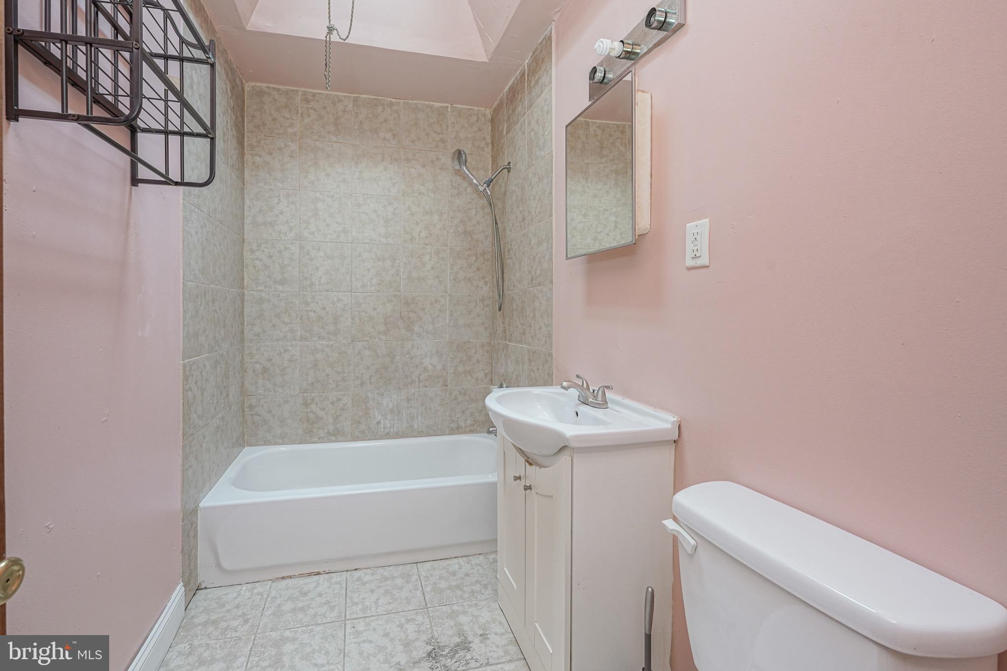 PHILADELPHIA (SOUTHWEST) - Residential
