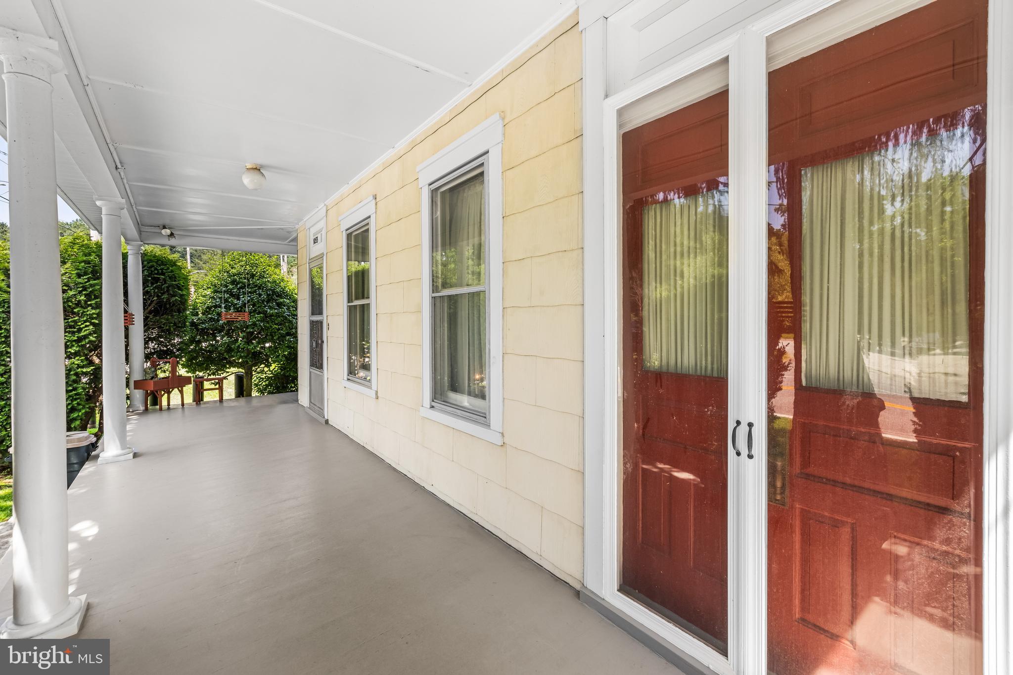 1053 FREELAND ROAD