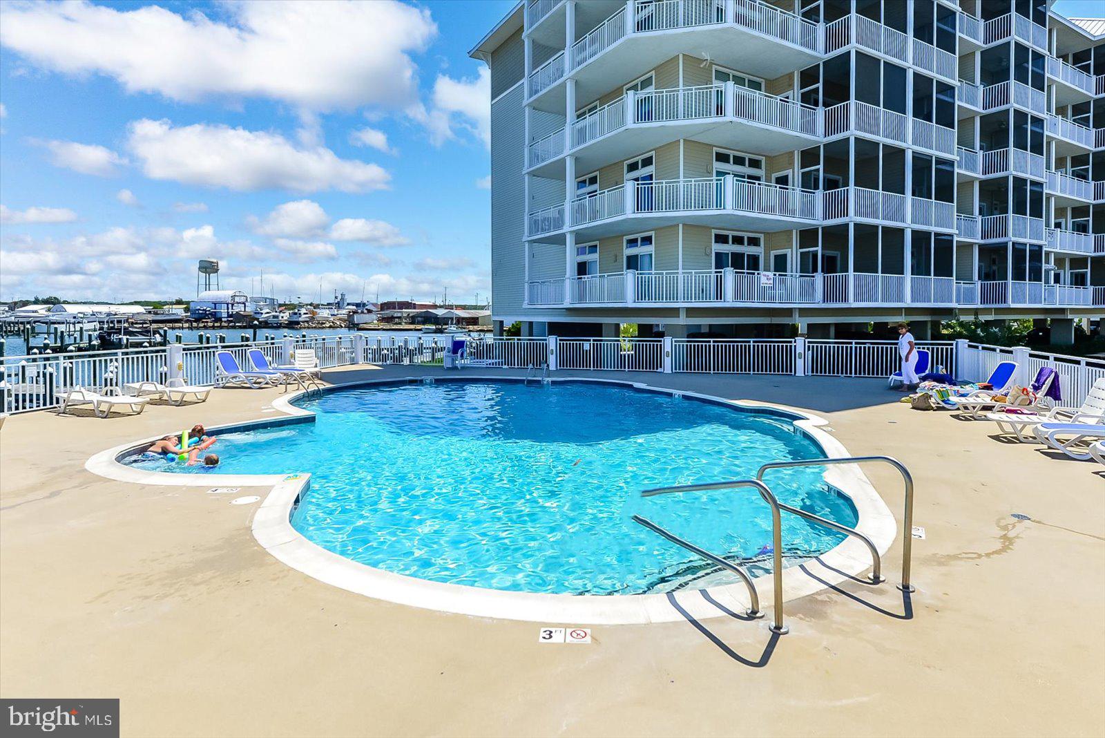 HARBOUR LIGHT CONDOS - Residential