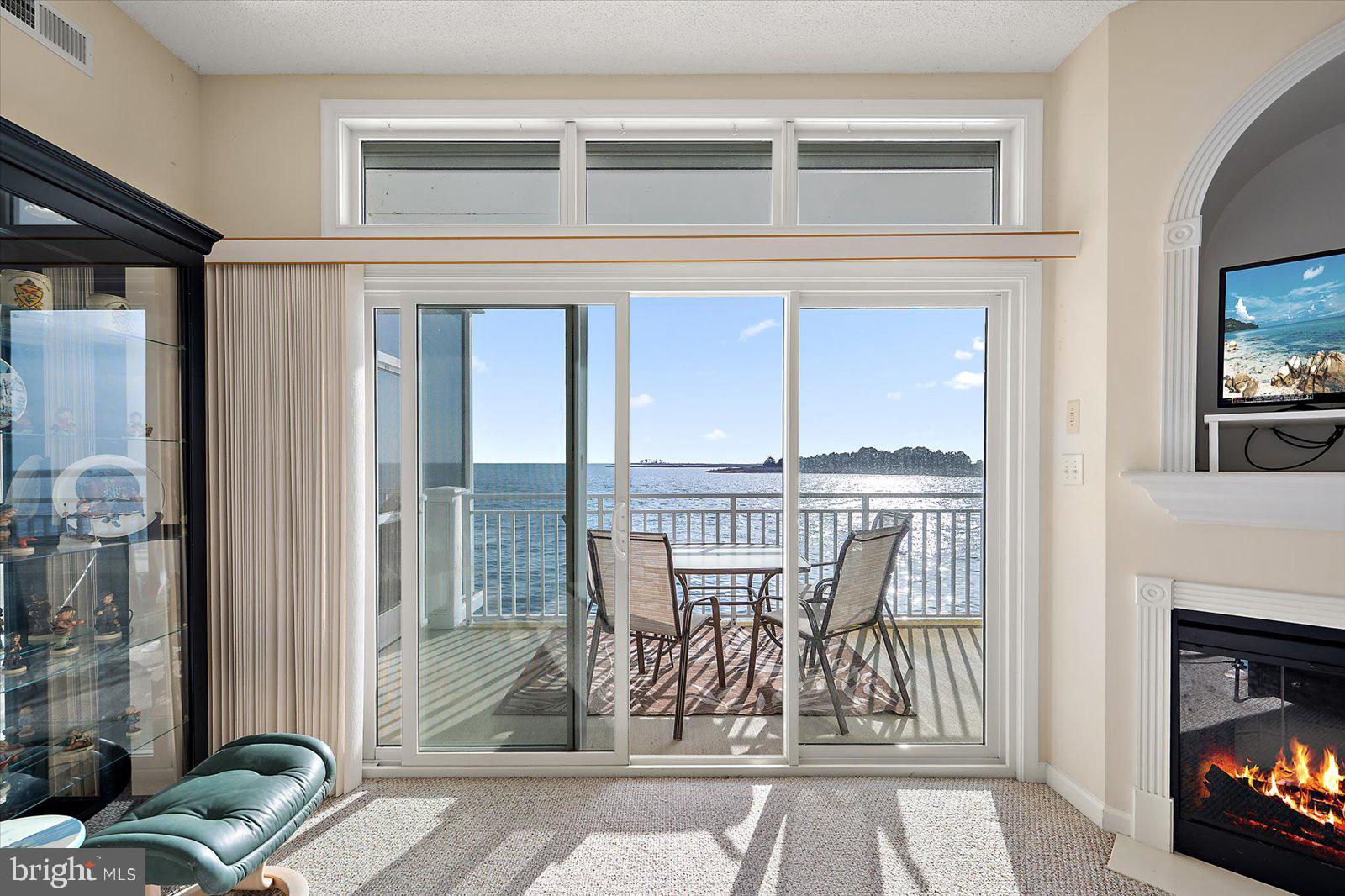 HARBOUR LIGHT CONDOS - Residential