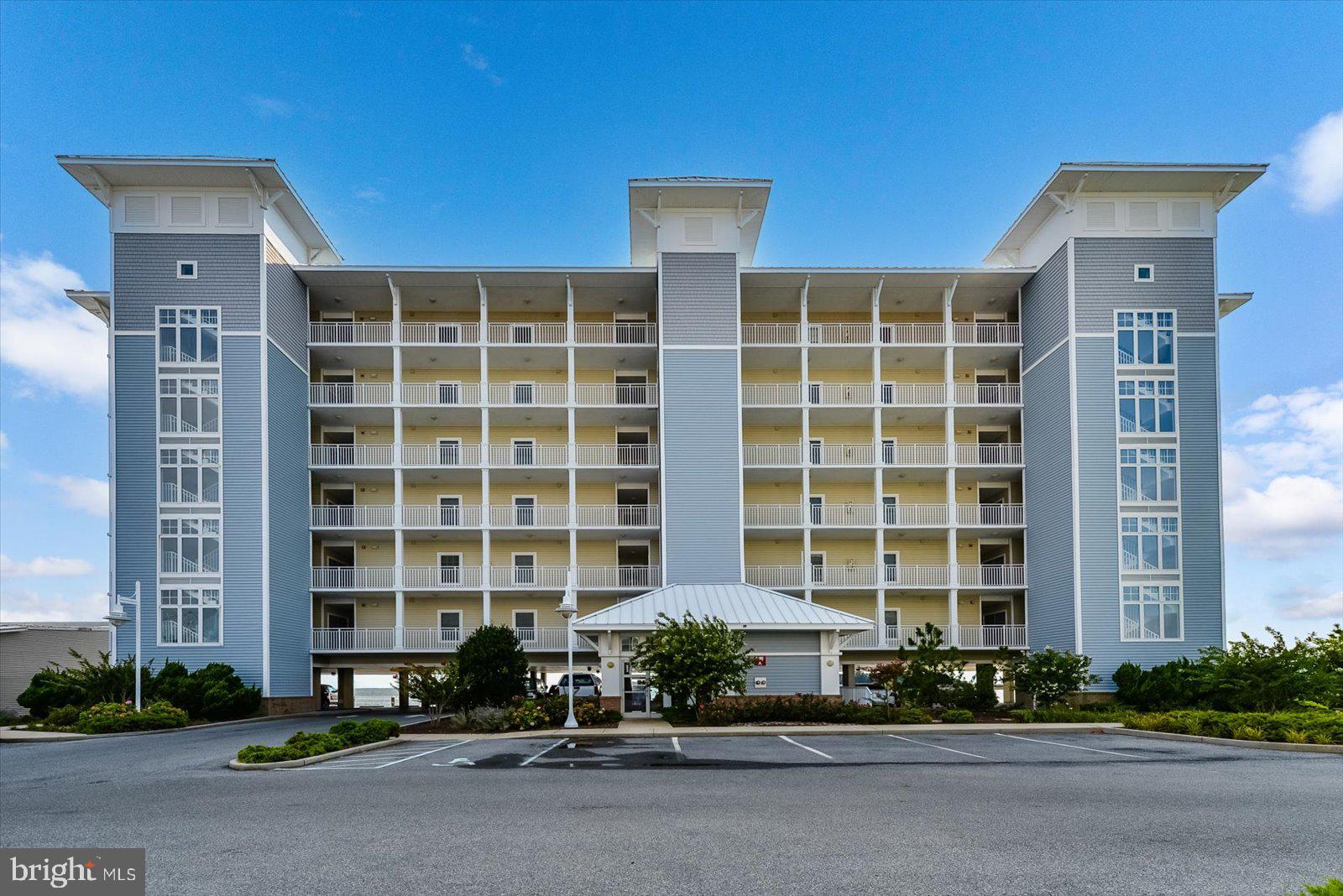 HARBOUR LIGHT CONDOS - Residential