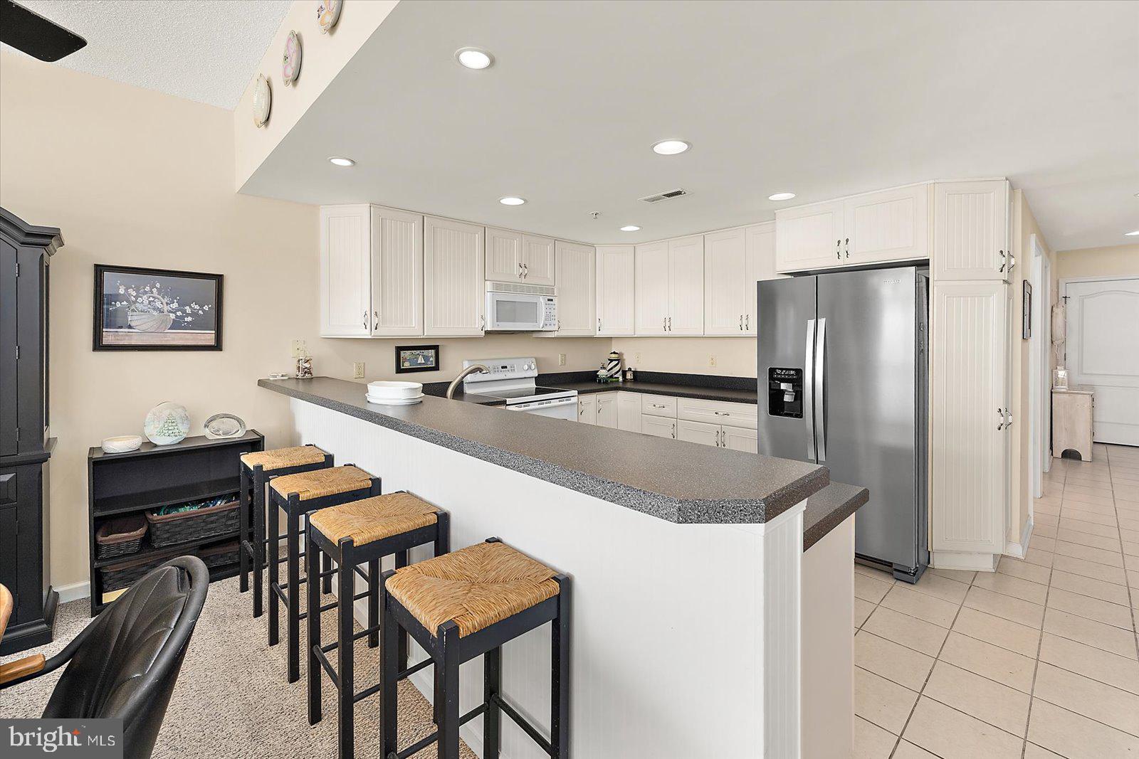 HARBOUR LIGHT CONDOS - Residential