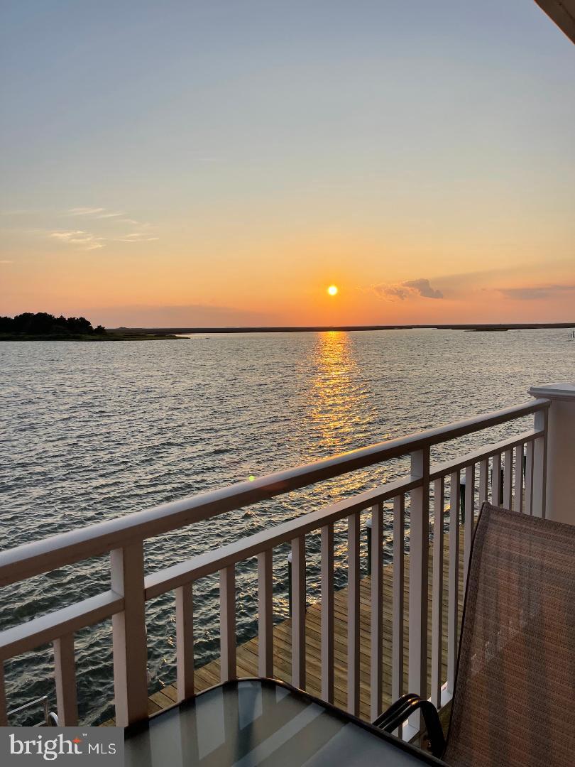 HARBOUR LIGHT CONDOS - Residential