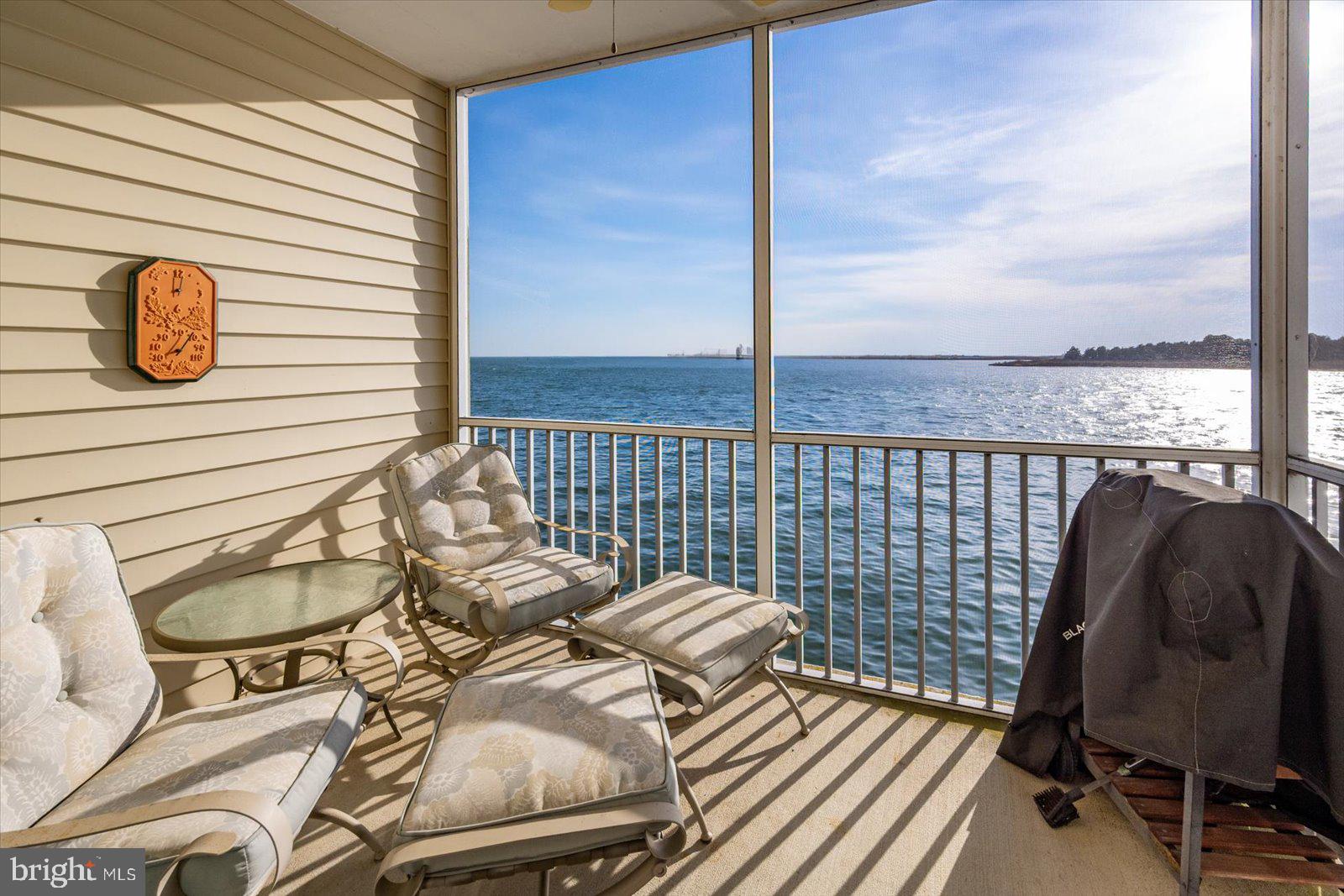 HARBOUR LIGHT CONDOS - Residential