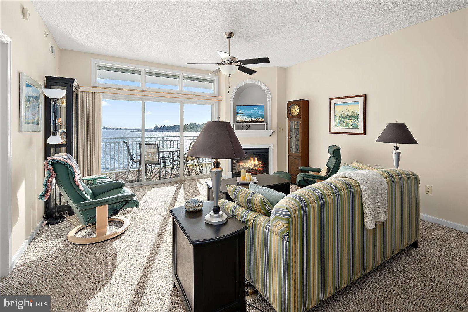 HARBOUR LIGHT CONDOS - Residential