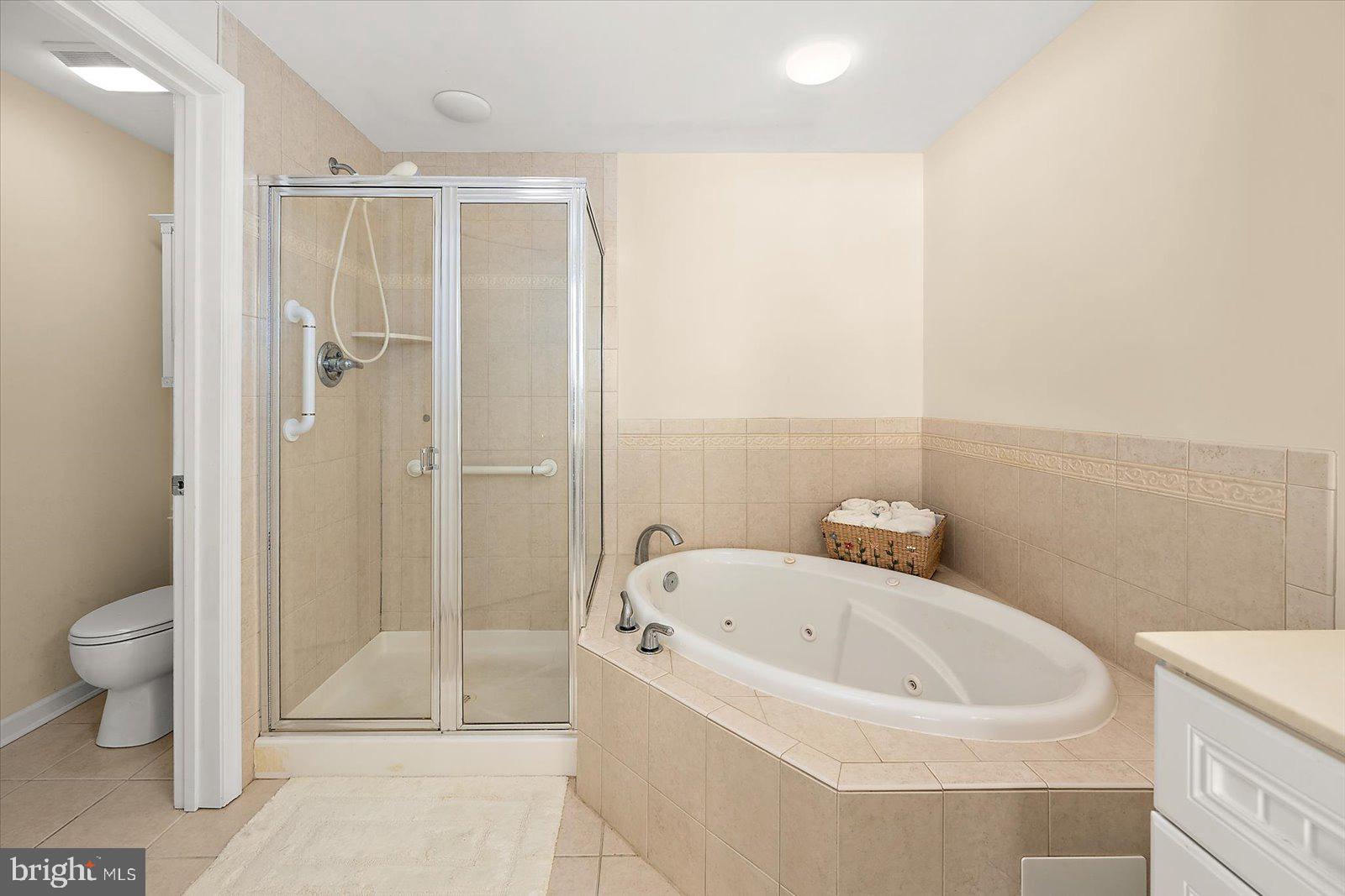 HARBOUR LIGHT CONDOS - Residential