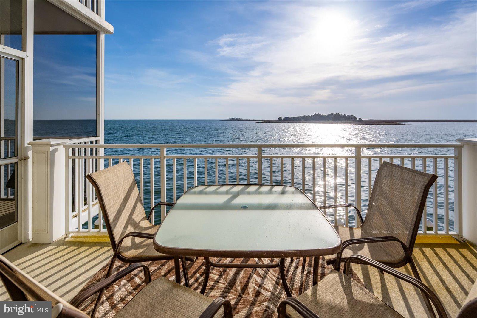 HARBOUR LIGHT CONDOS - Residential