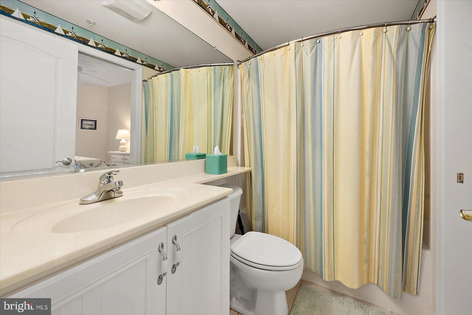 HARBOUR LIGHT CONDOS - Residential