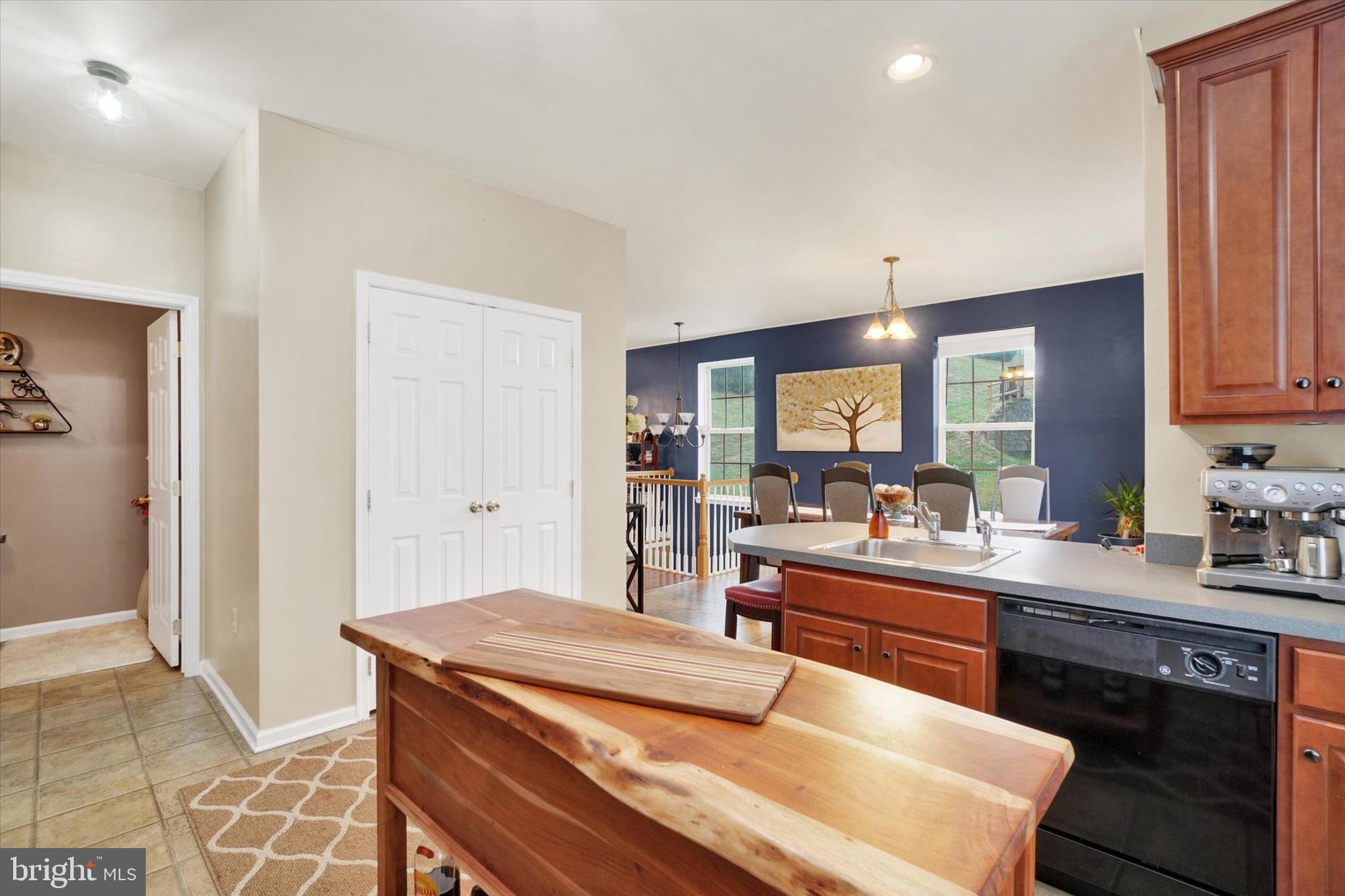 WOODCREST HILLS - Residential