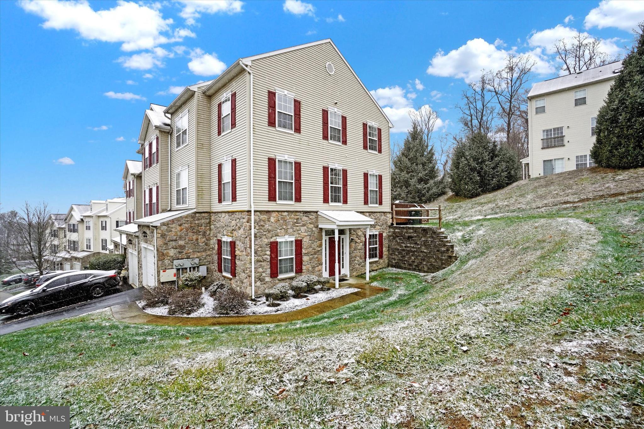 WOODCREST HILLS - Residential