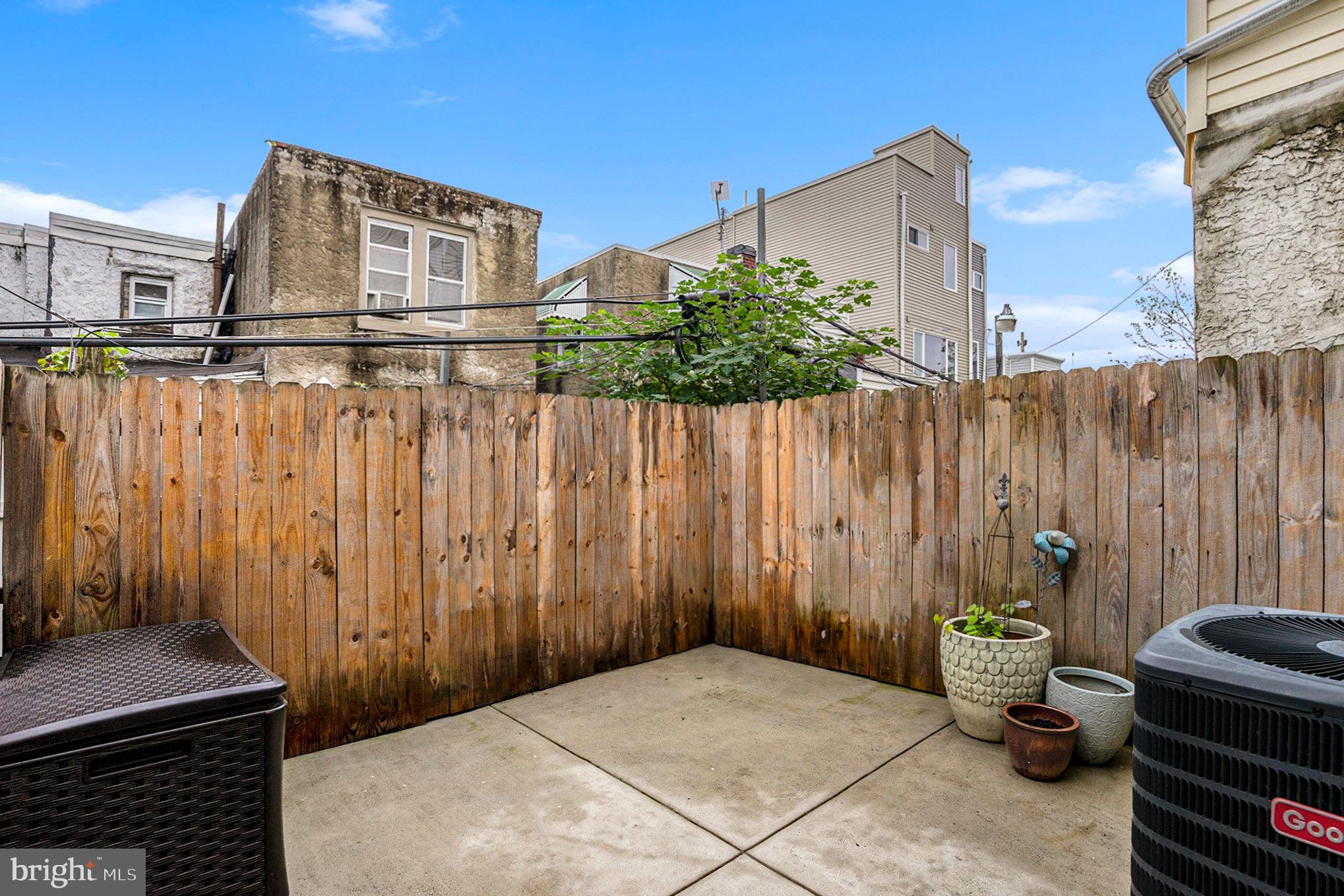 POINT BREEZE - Residential