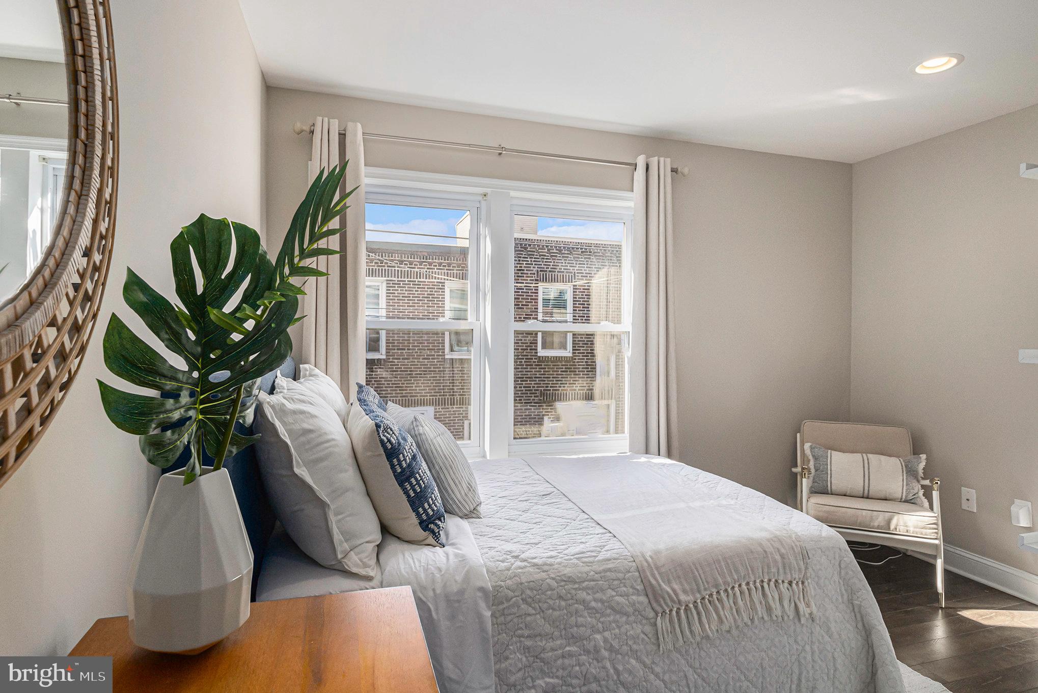 POINT BREEZE - Residential