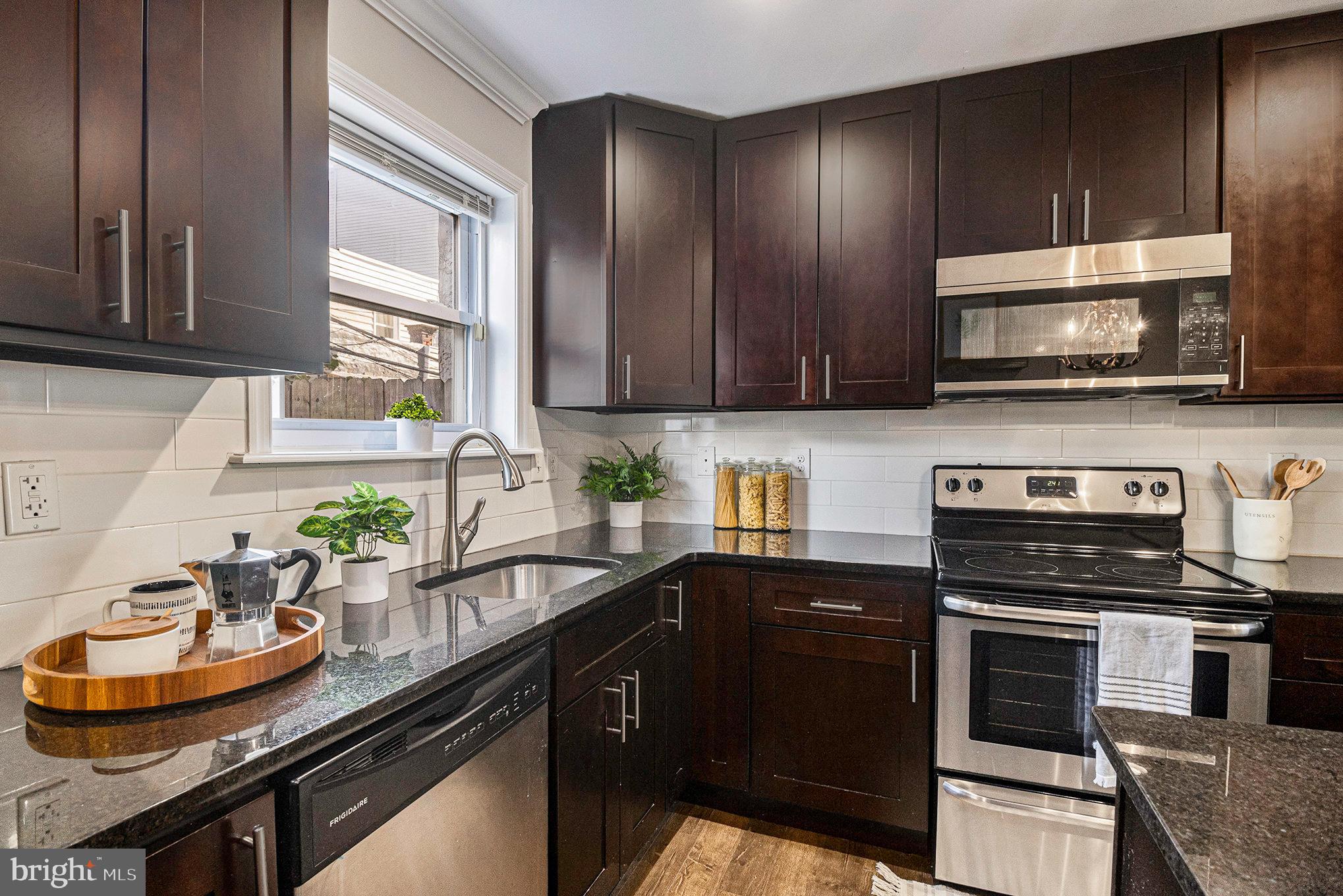 POINT BREEZE - Residential