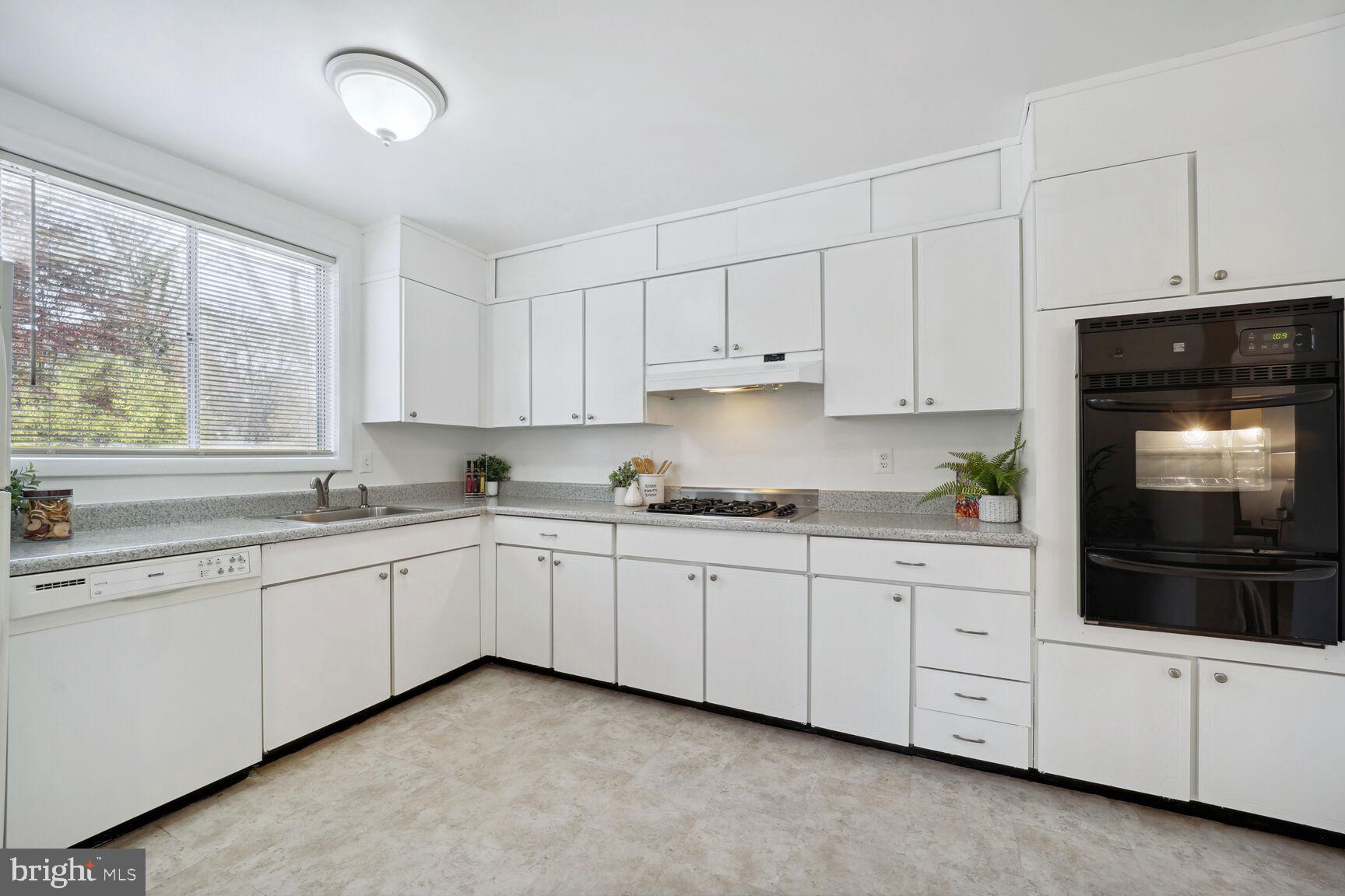 EAST SPRINGBROOK - Residential