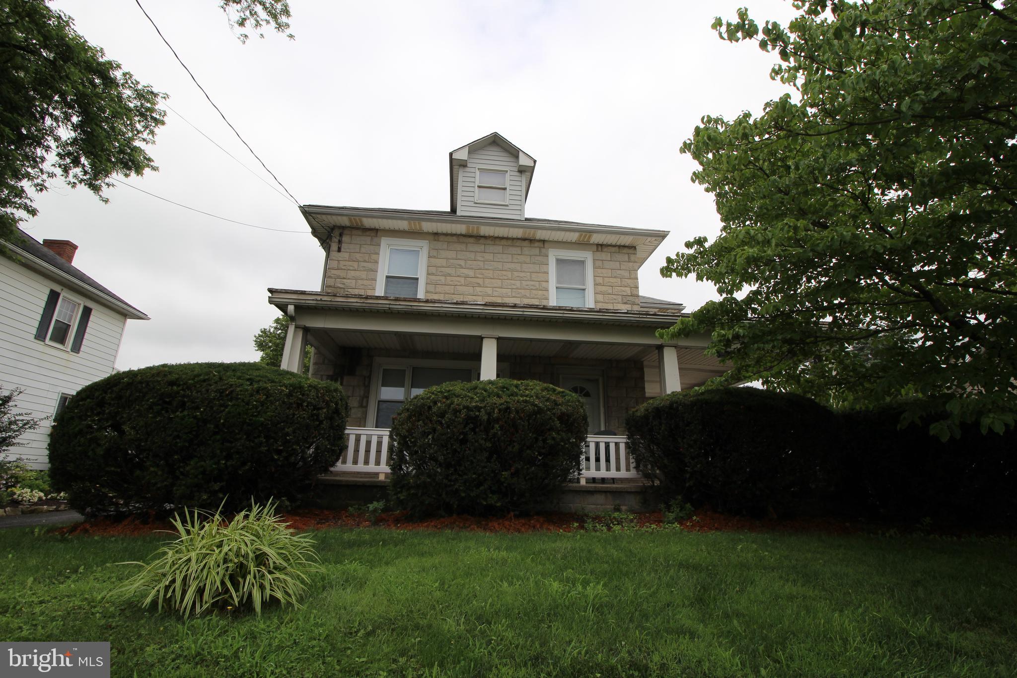 $35 non-refundable application fee required per applicant. Credit score of 600 or above with a clean credit report. **PLEASE DO NOT CONTACT THE LISTING AGENT DIRECTLY** FOR INFORMATION AND SHOWINGS, PLEASE CALL OR EMAIL THE RENTAL OFFICE. **AGENTS, PLEASE READ AGENT REMARKS**