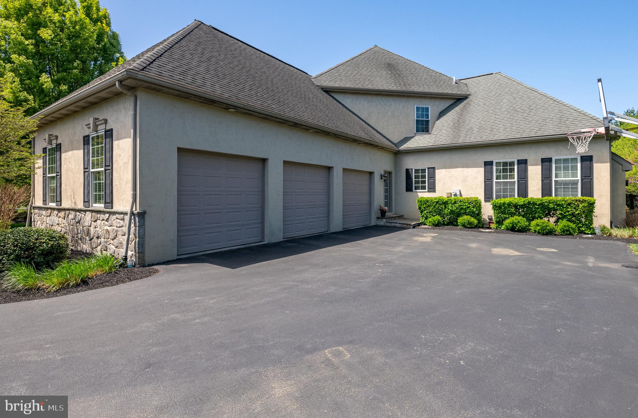 STONEHENGE - Residential