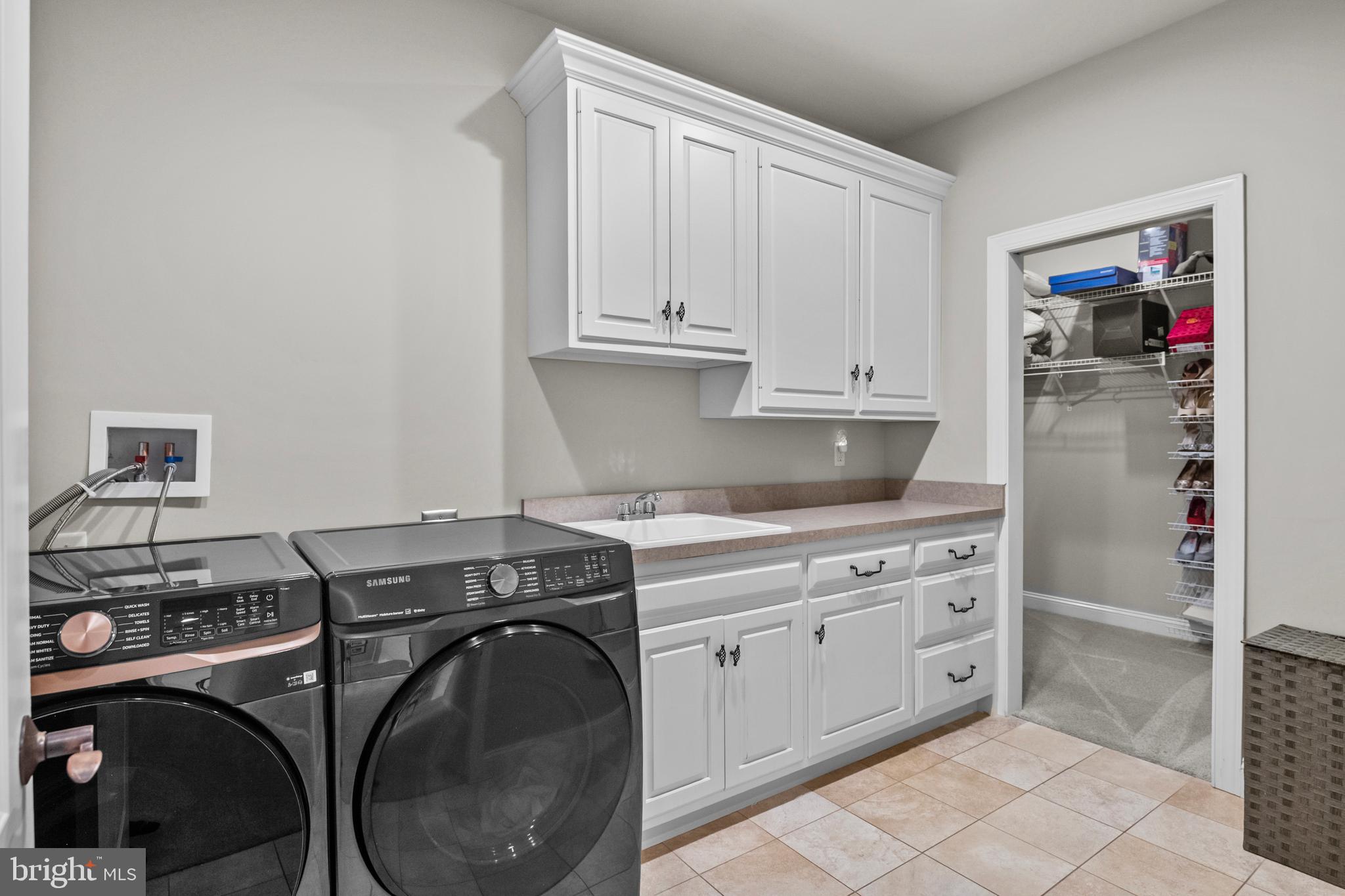 STONEHENGE - Residential