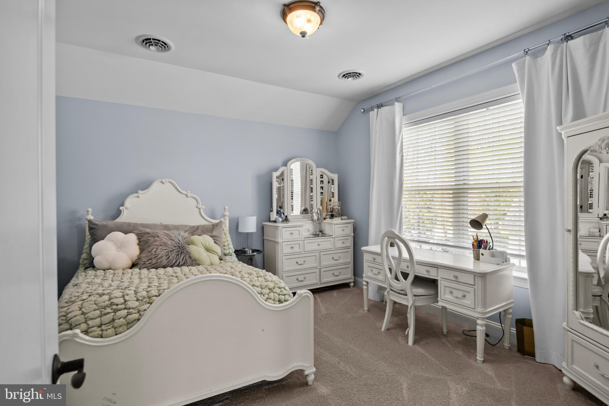 STONEHENGE - Residential