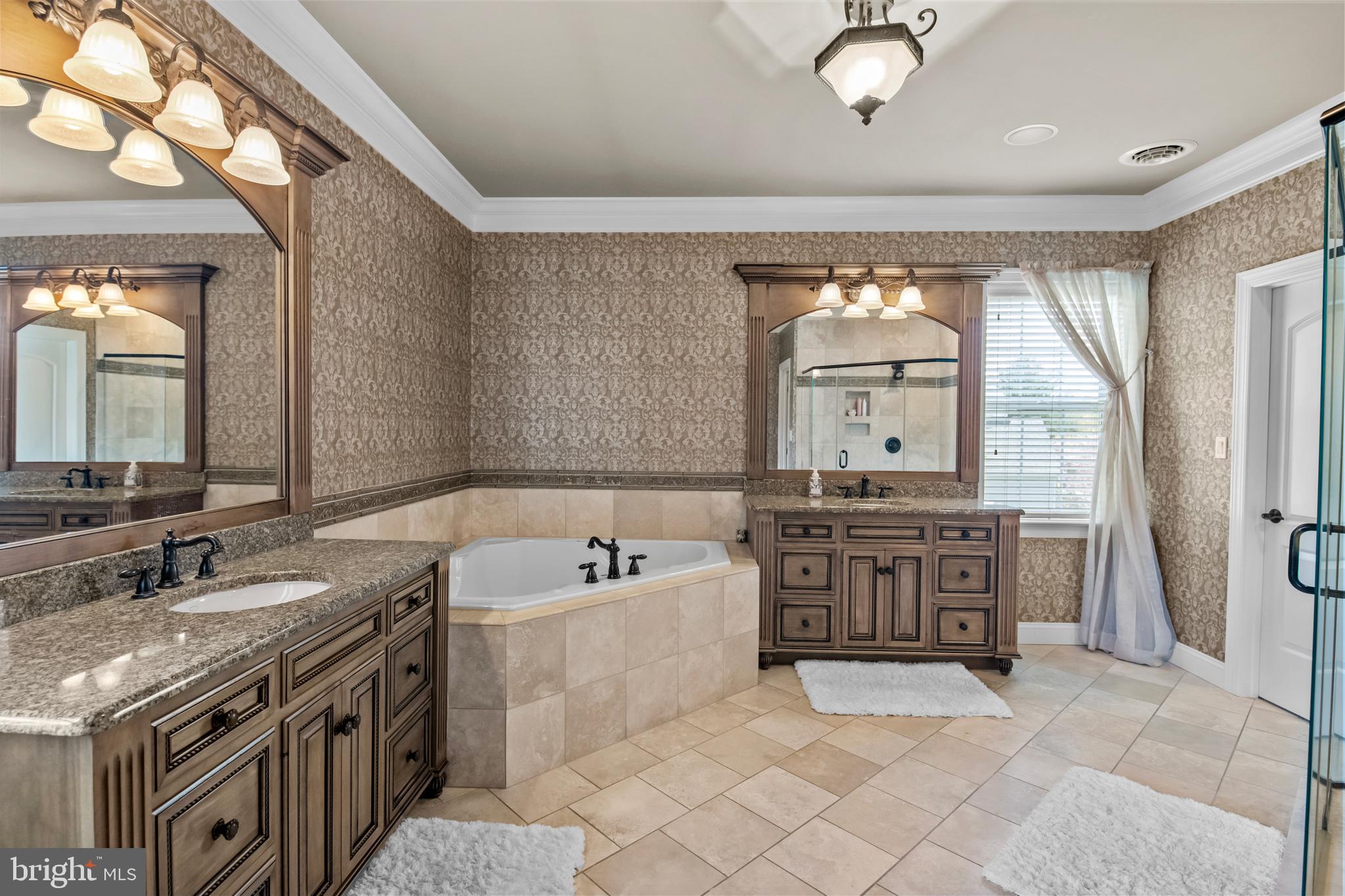 STONEHENGE - Residential