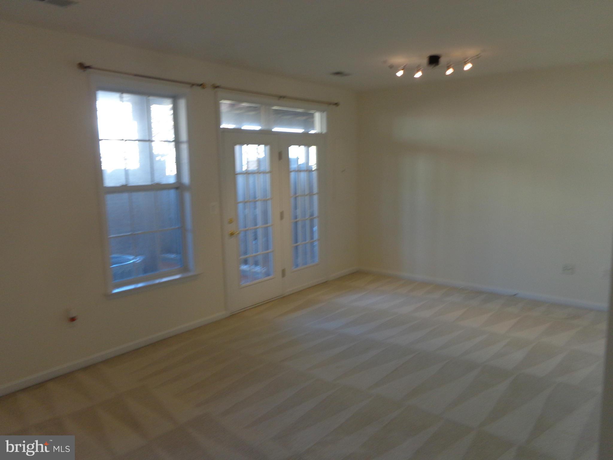 ROCKLAND VILLAGE - Residential Lease