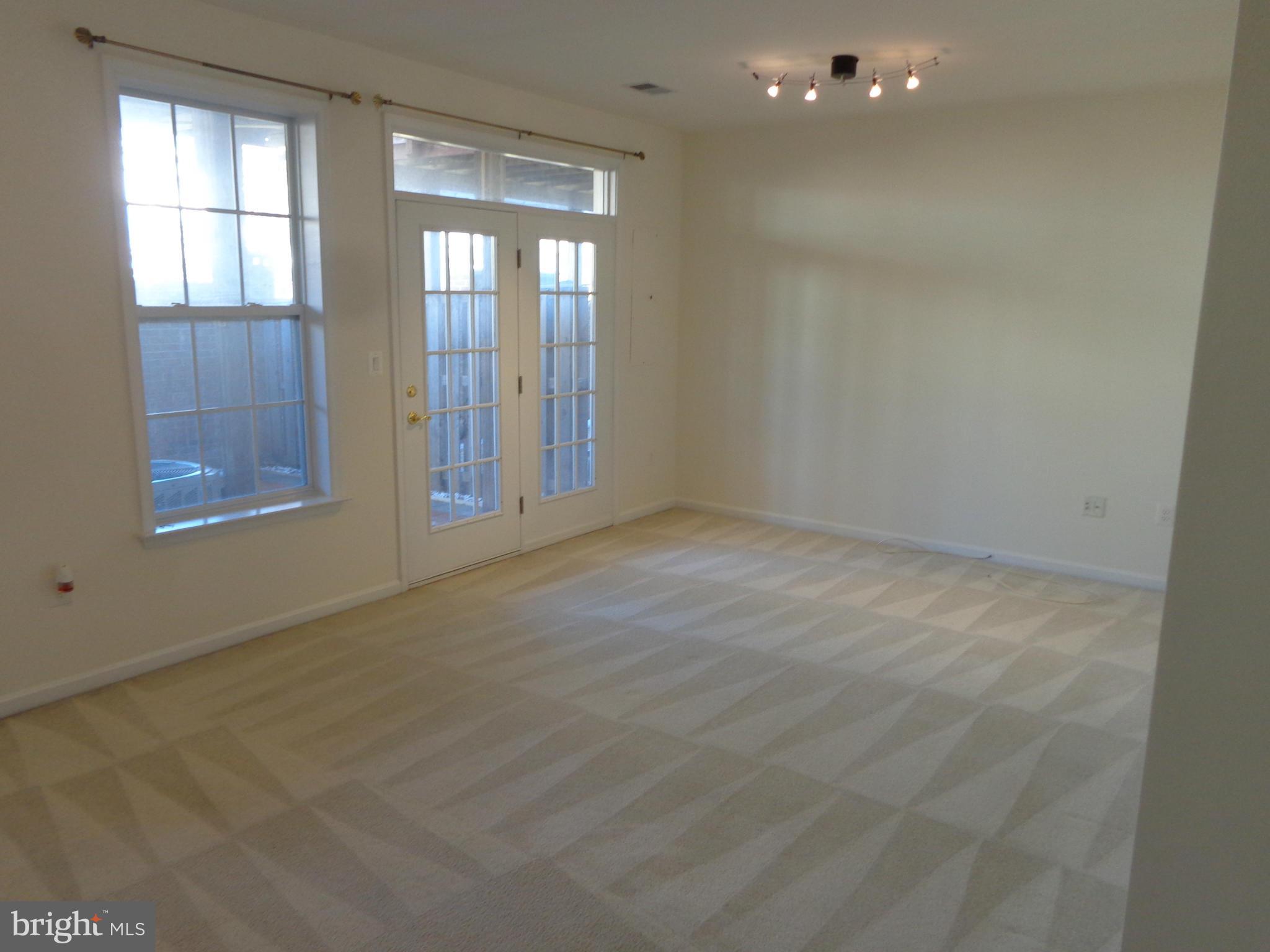 ROCKLAND VILLAGE - Residential Lease