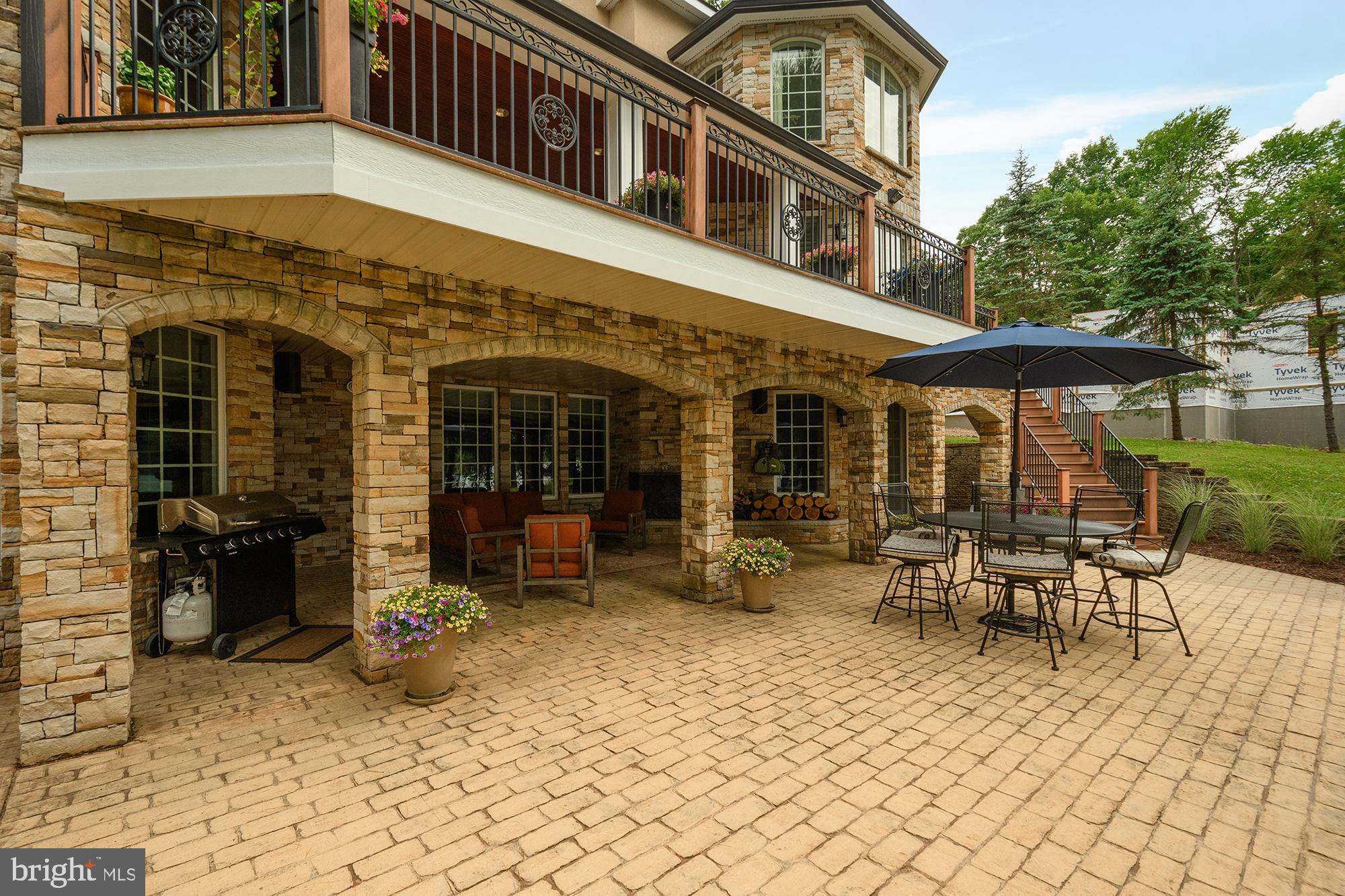 PARADISE POINT - Residential