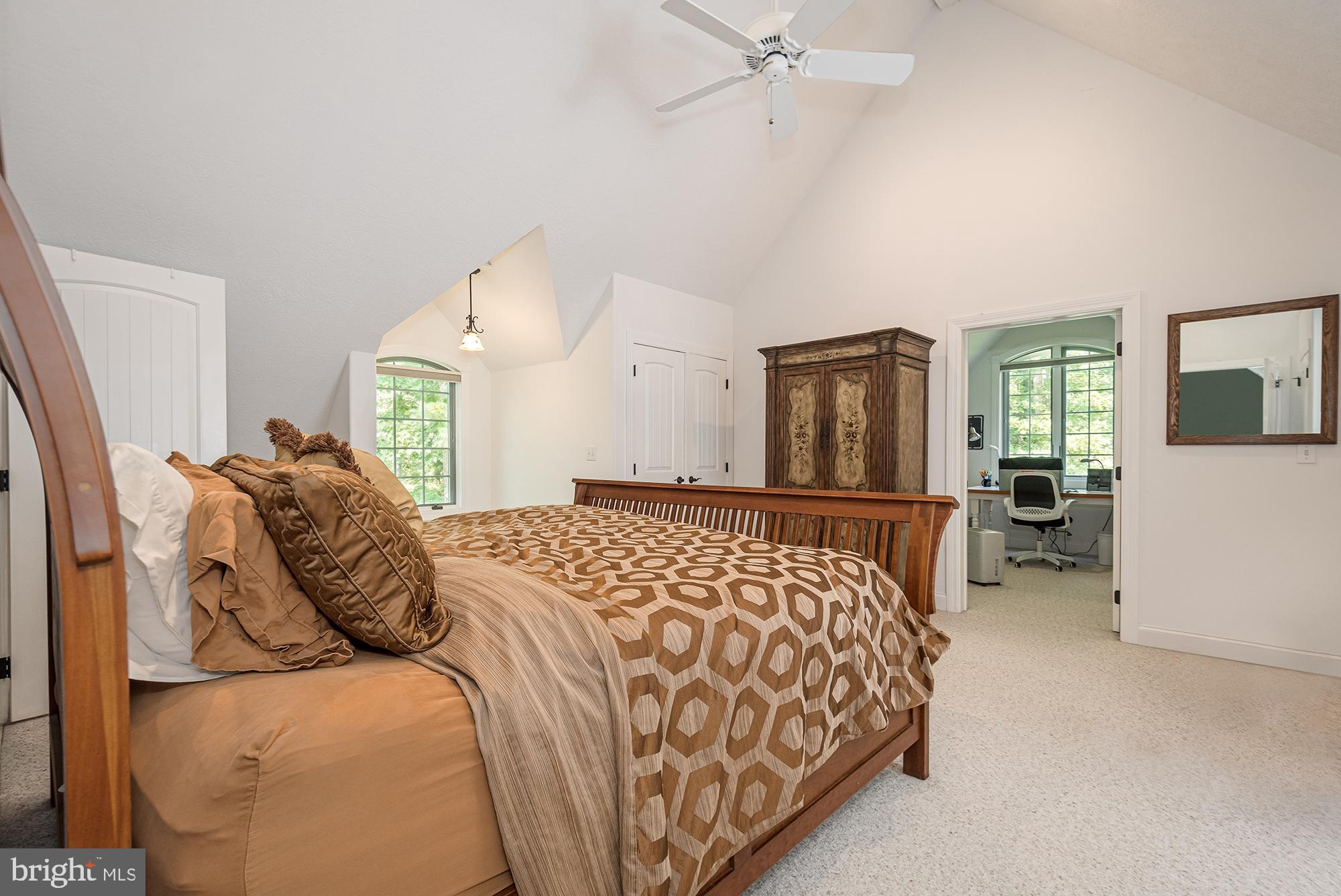 PARADISE POINT - Residential