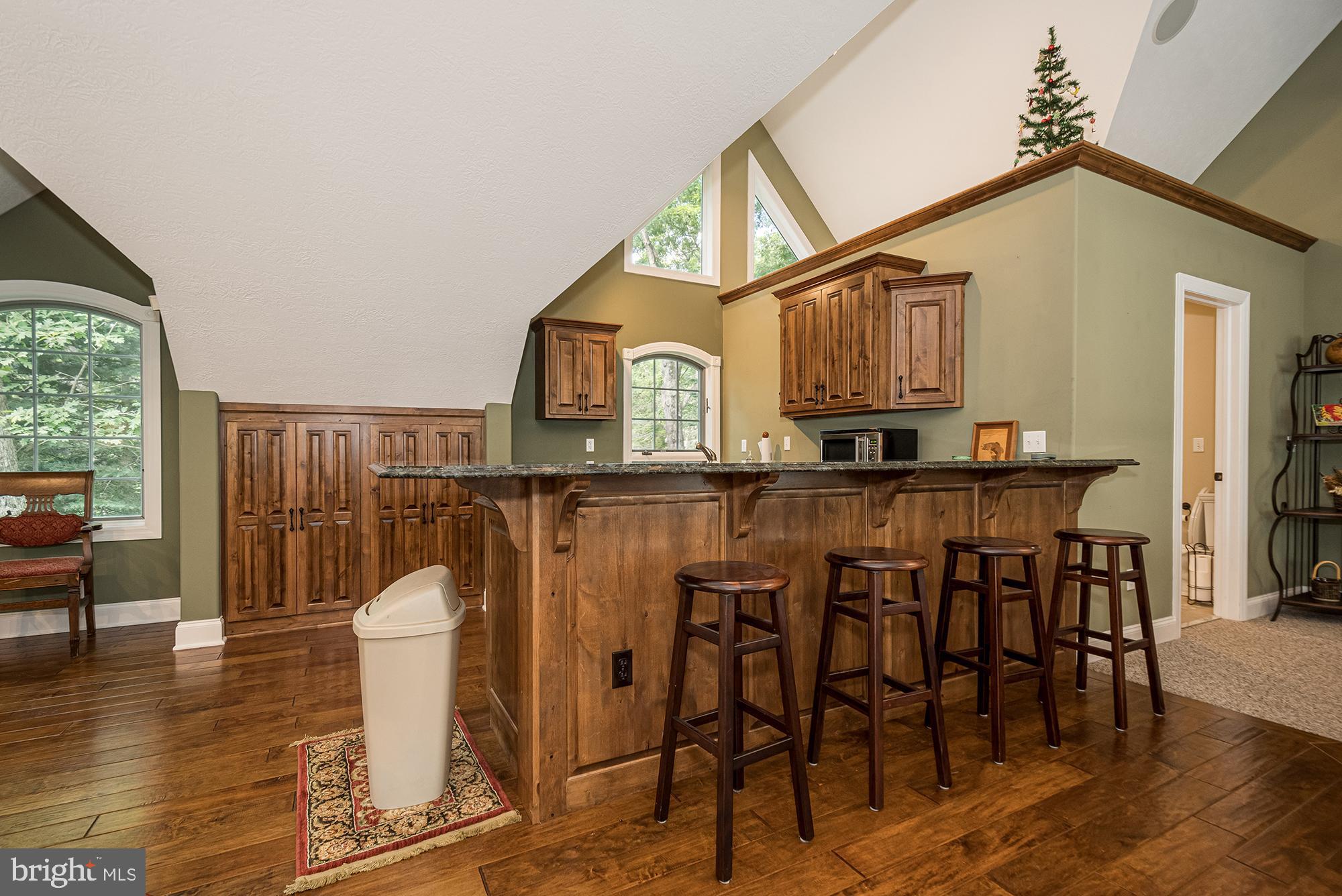 PARADISE POINT - Residential