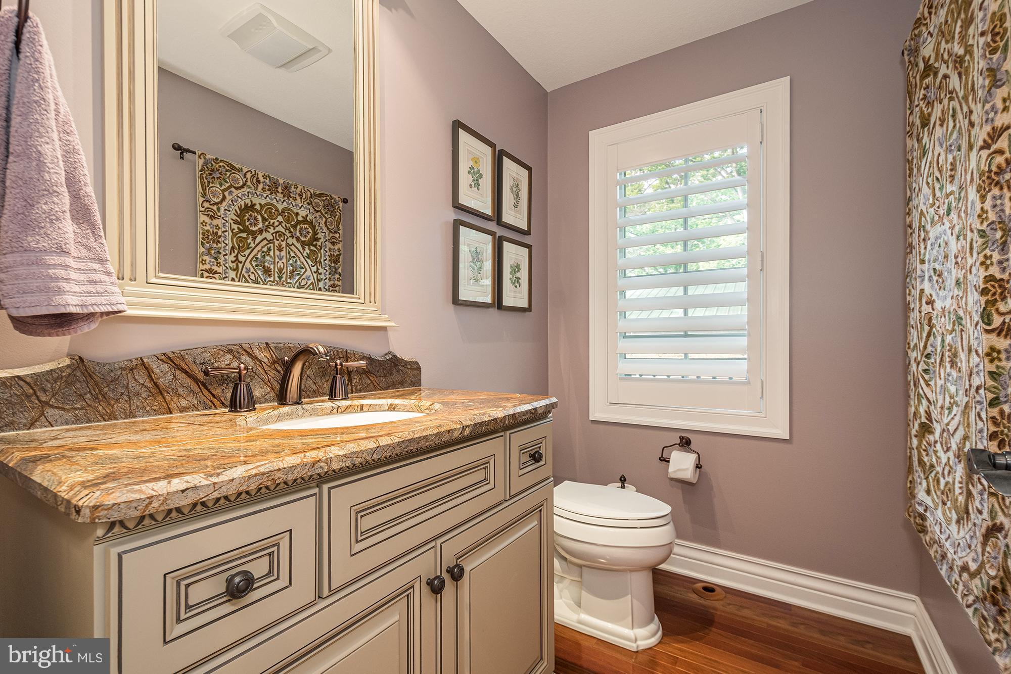 PARADISE POINT - Residential