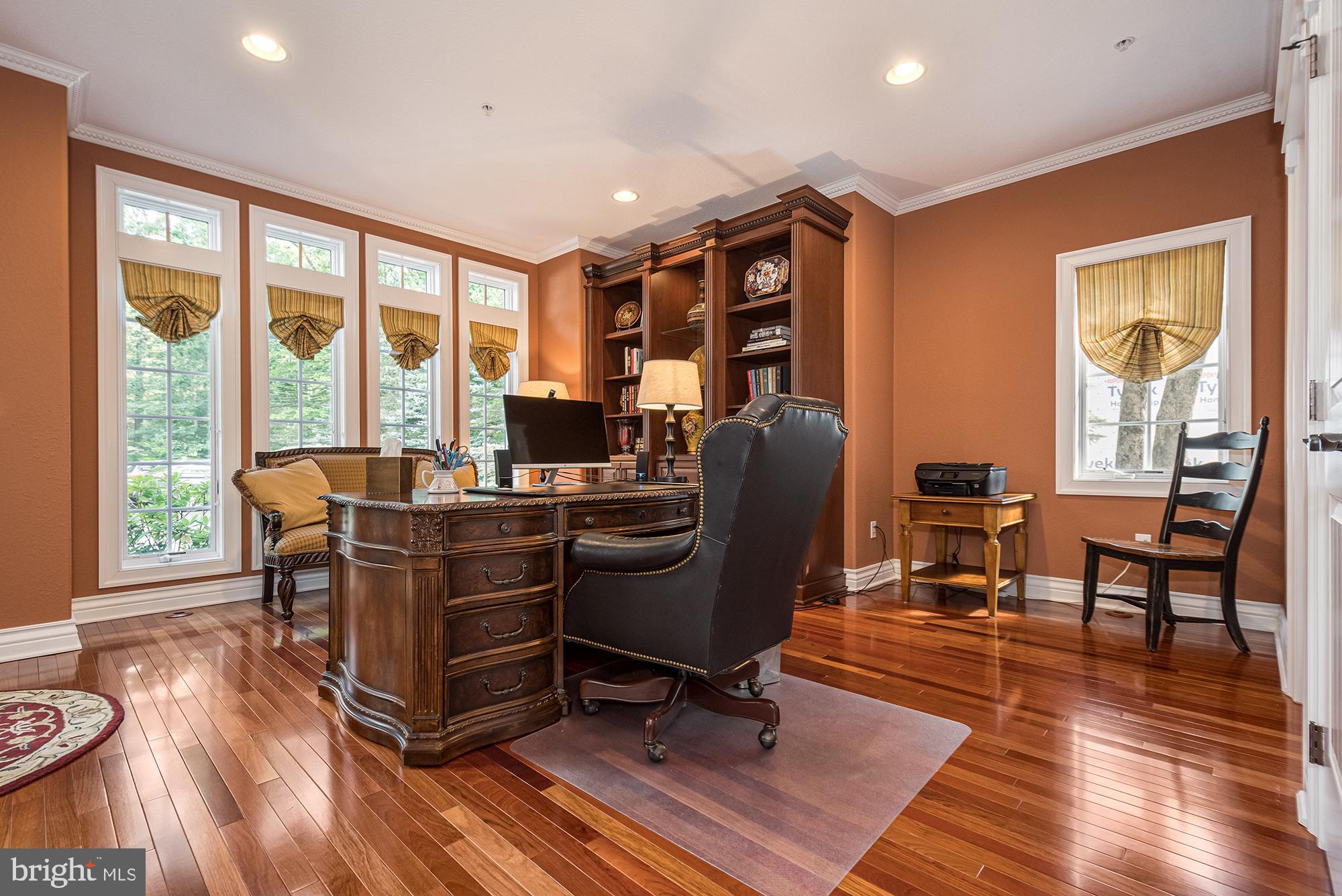 PARADISE POINT - Residential