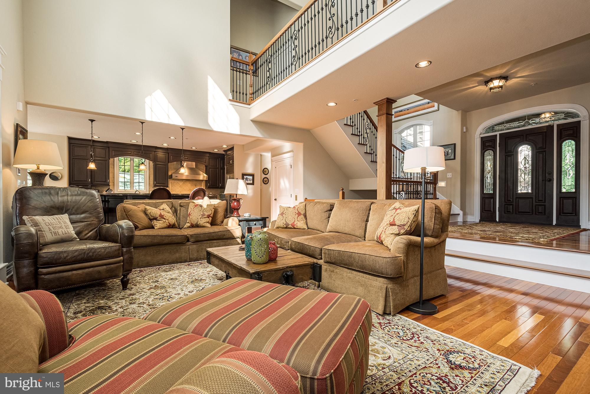 PARADISE POINT - Residential