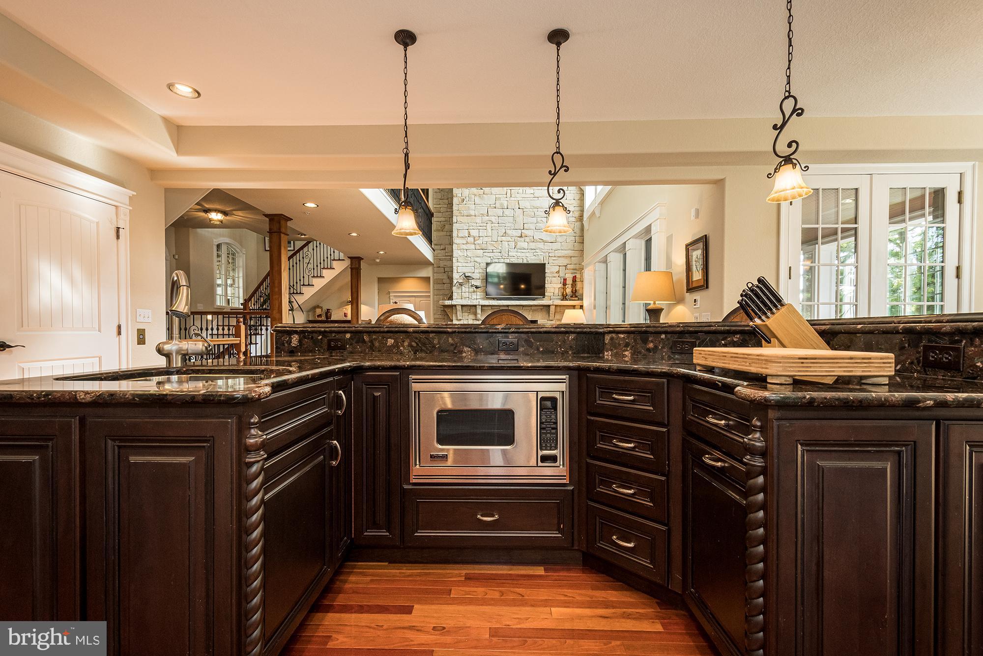 PARADISE POINT - Residential