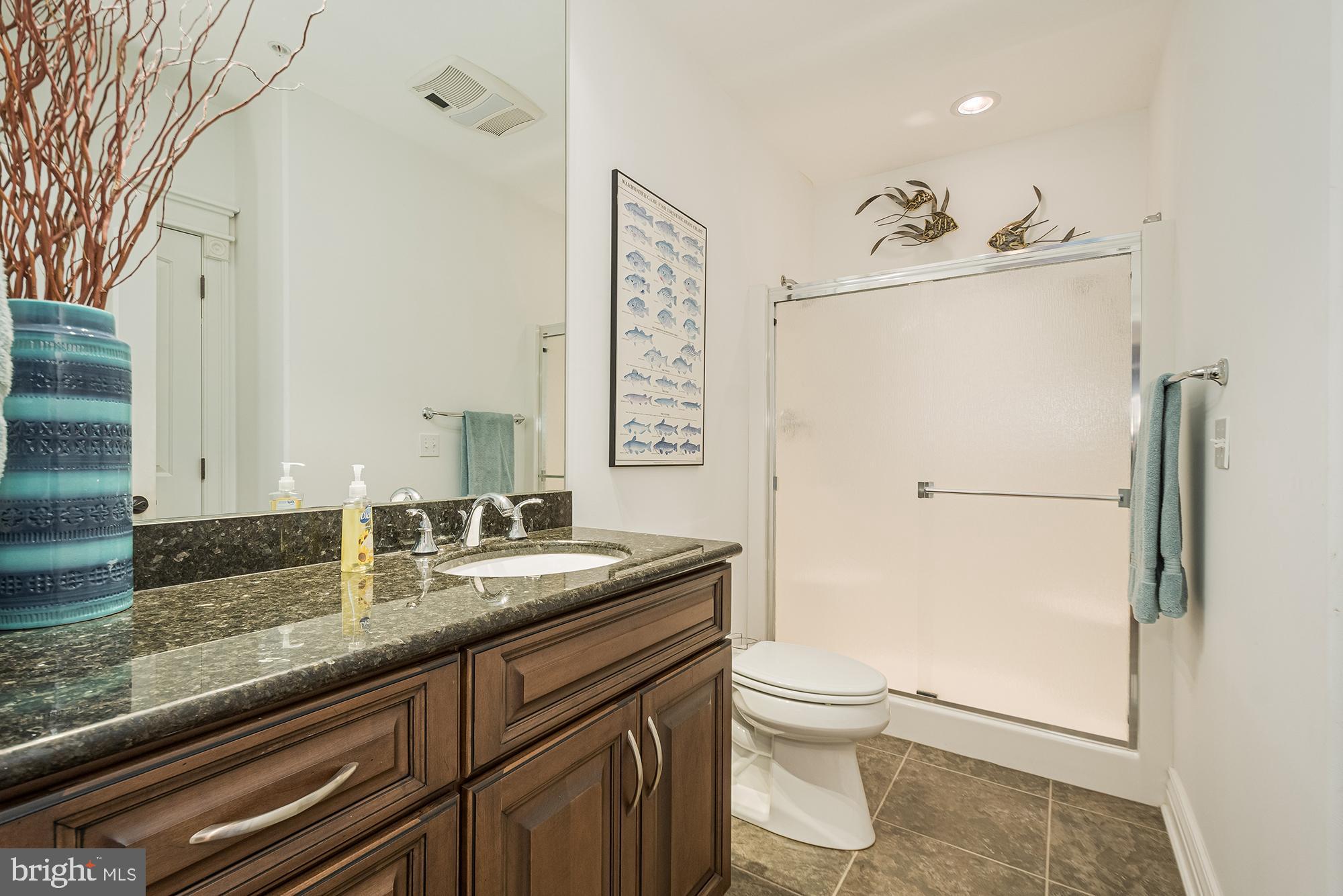 PARADISE POINT - Residential