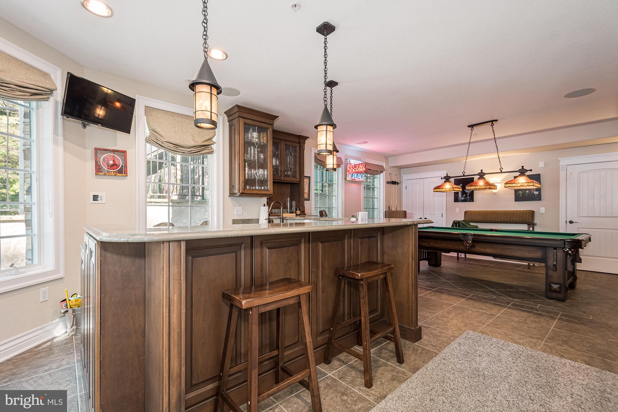 PARADISE POINT - Residential