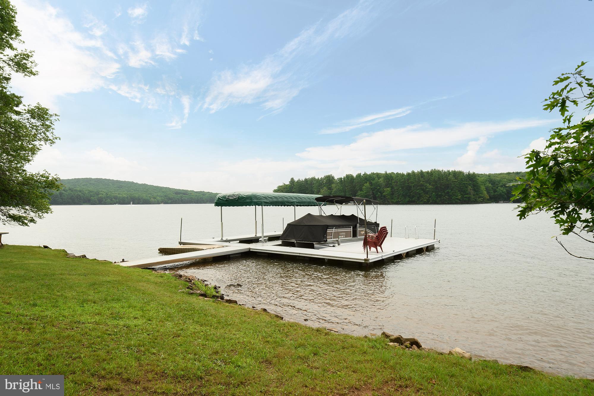 PARADISE POINT - Residential