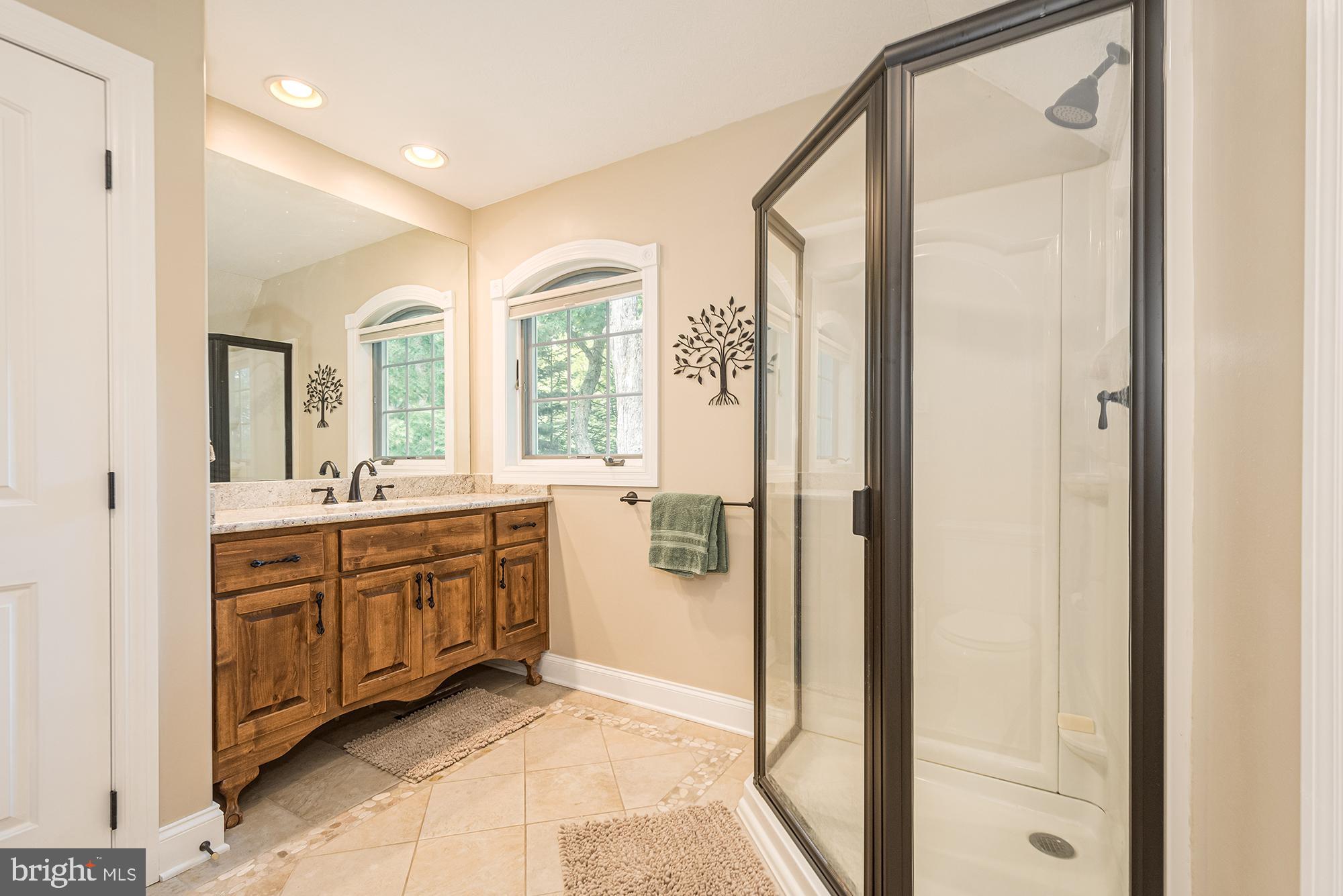 PARADISE POINT - Residential