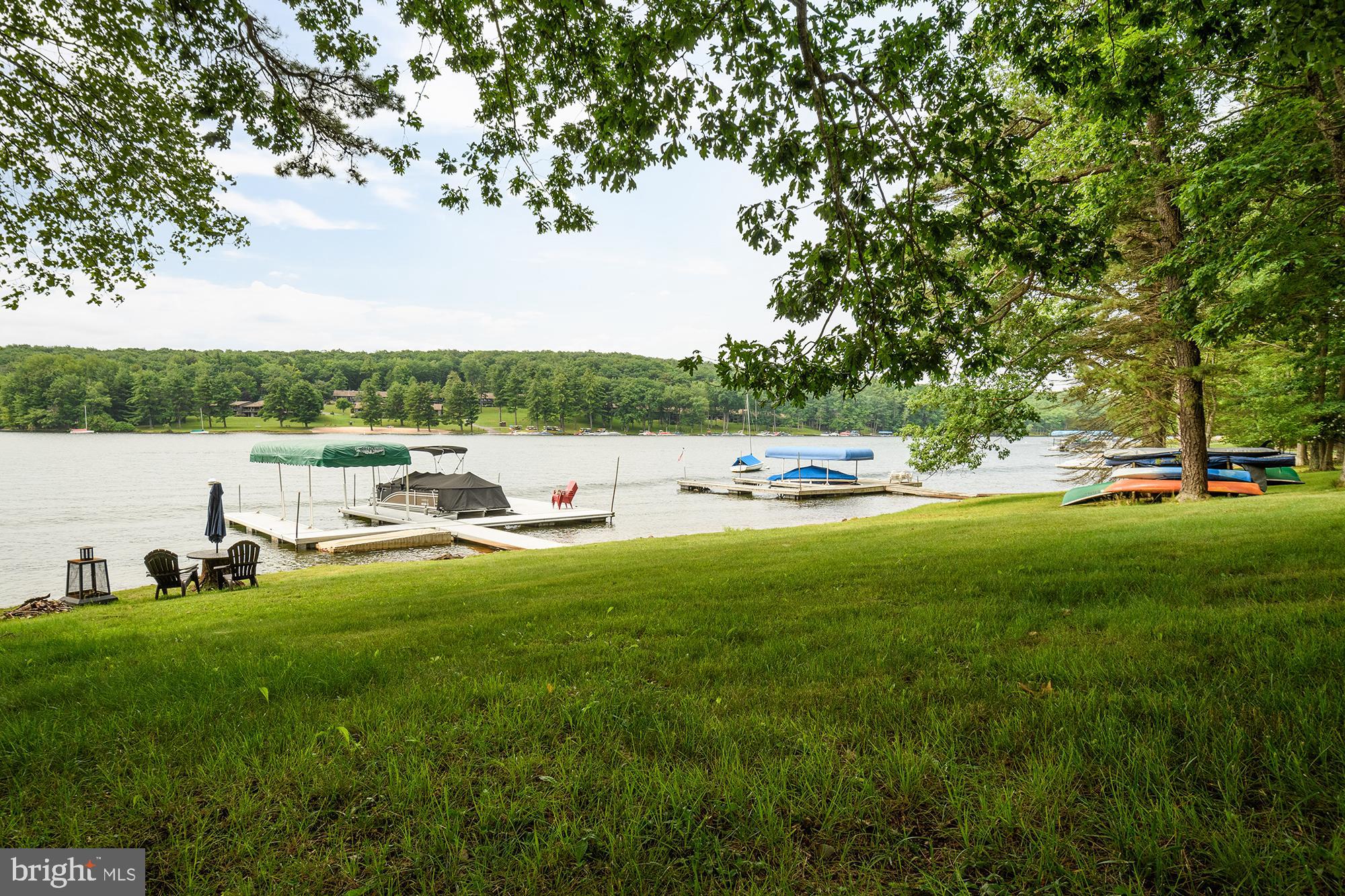 PARADISE POINT - Residential