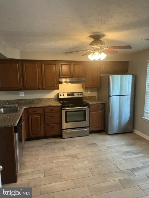 WHISPERING WOODS - Residential