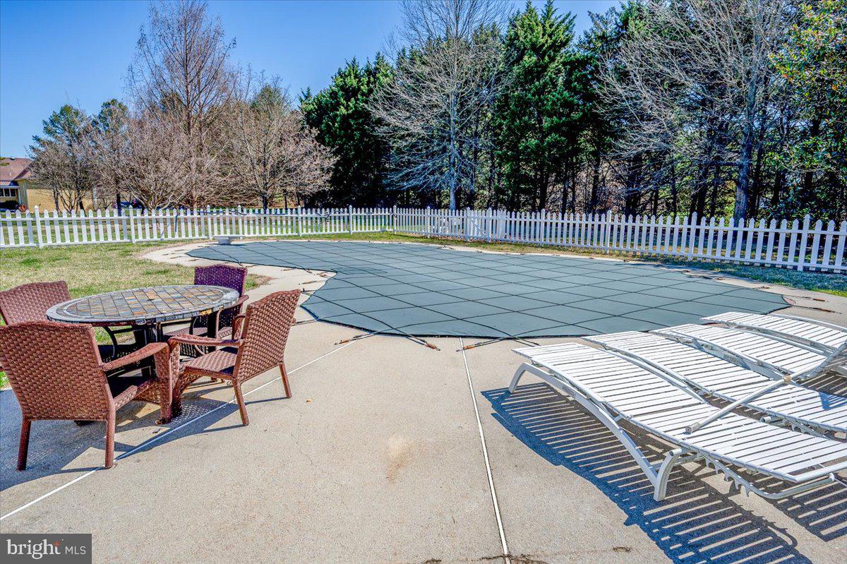 STRAWBERRY HILL - Residential