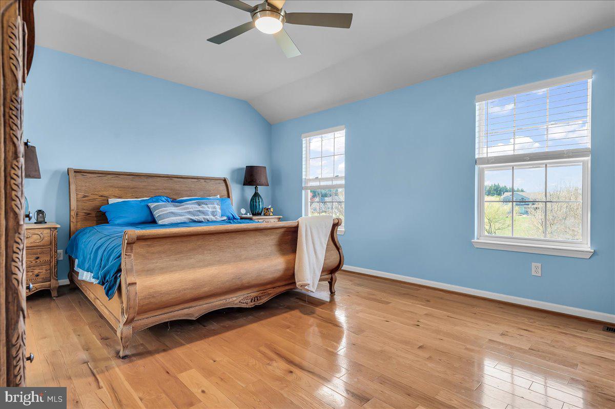 STRAWBERRY HILL - Residential