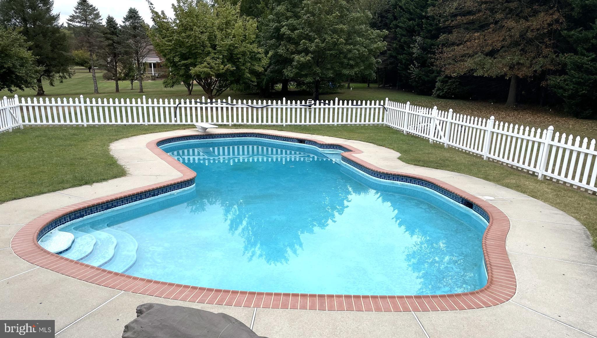 STRAWBERRY HILL - Residential