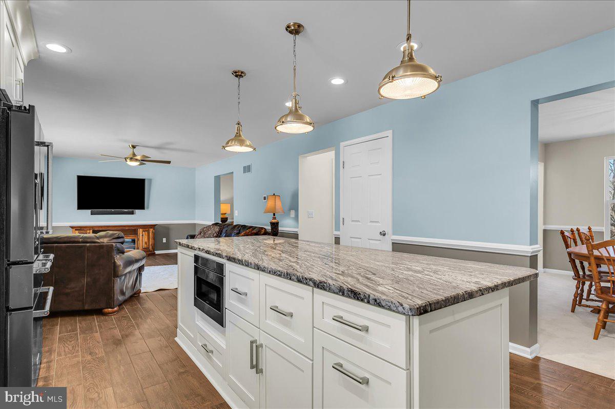 STRAWBERRY HILL - Residential